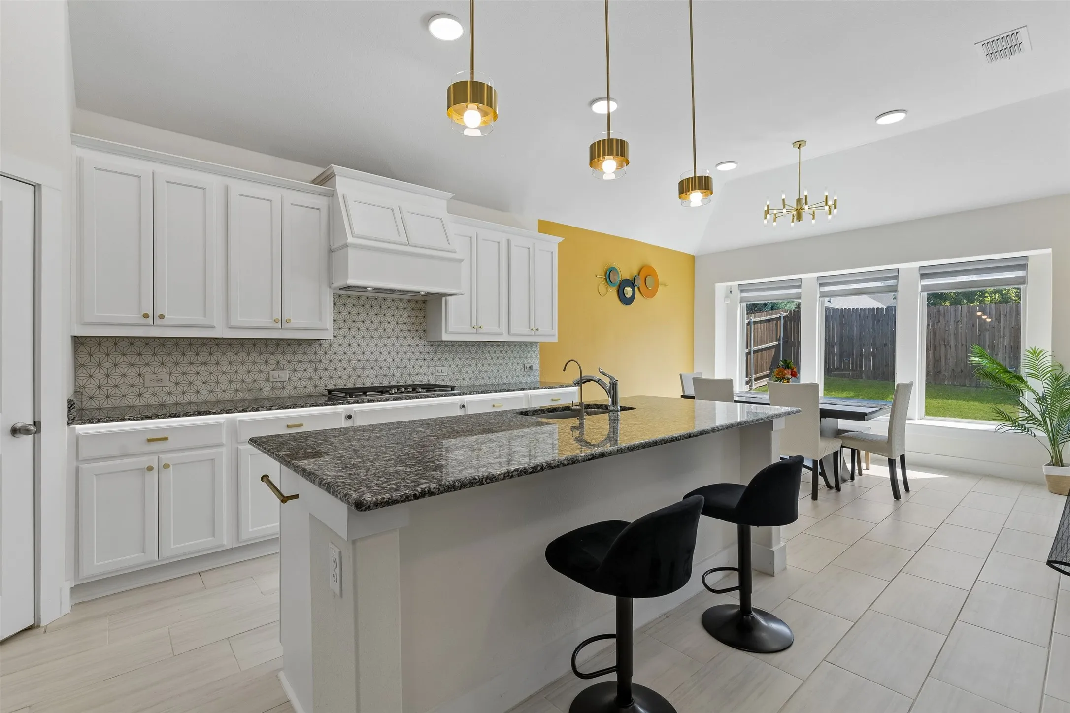 Single Family Residence For Sale in Denton County , 1212 Upland Dove Drive, Little Elm, Texas 75068, 4 Bedroom, 3 Bathroom, 2 Garage spaces, 2,532 Sqft, built in 2021, mls#21380946, Real Estate Agent in Little Elm, Homes For Sale in Denton county, Homes For Sale in Little Elm, Realtor in Little Elm Texas, Real Estate Brokerage Independent Realty Texas, Luminita Cordes Realtor