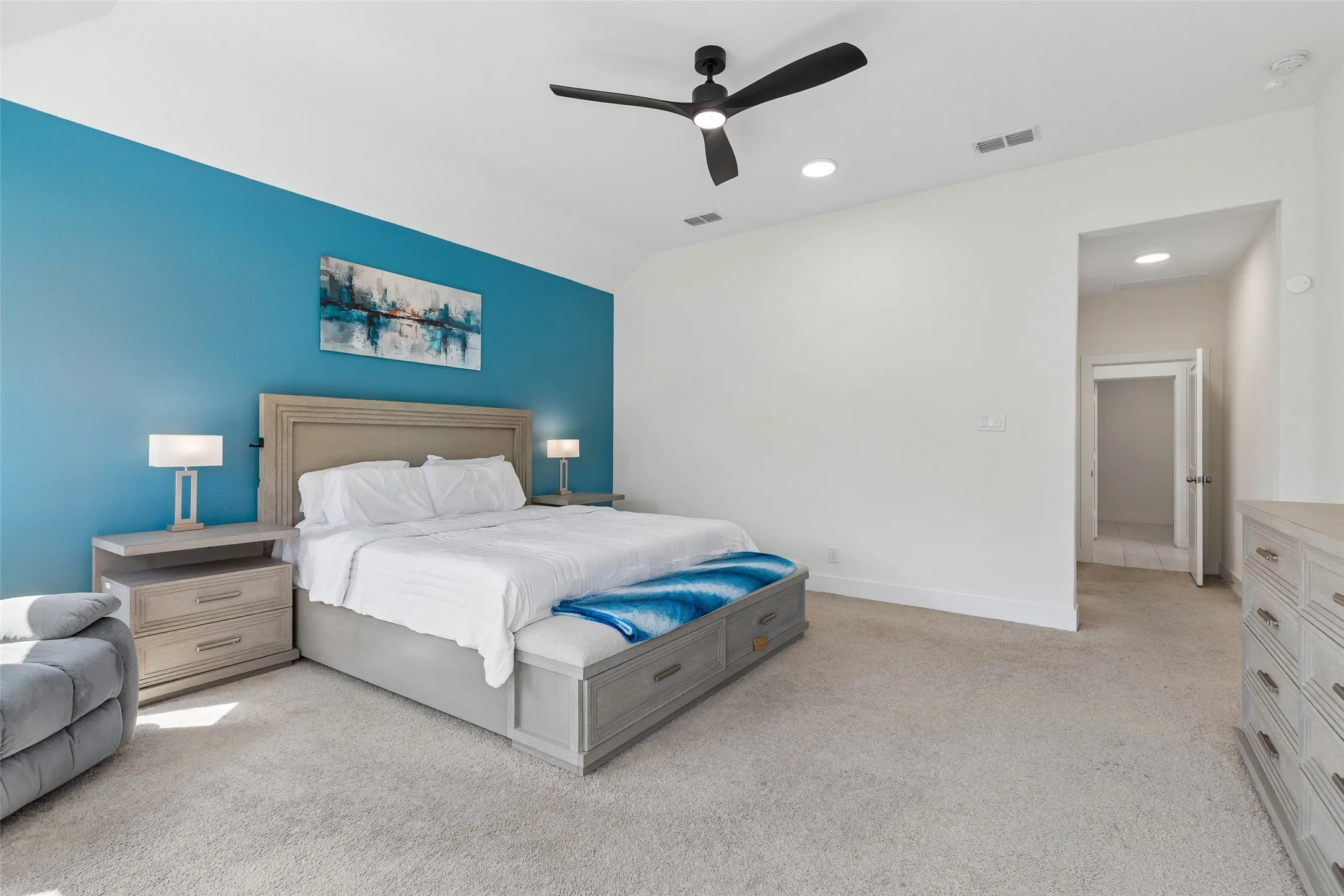 Single Family Residence For Sale in Denton County , 1212 Upland Dove Drive, Little Elm, Texas 75068, 4 Bedroom, 3 Bathroom, 2 Garage spaces, 2,532 Sqft, built in 2021, mls#21380946, Real Estate Agent in Little Elm, Homes For Sale in Denton county, Homes For Sale in Little Elm, Realtor in Little Elm Texas, Real Estate Brokerage Independent Realty Texas, Luminita Cordes Realtor
