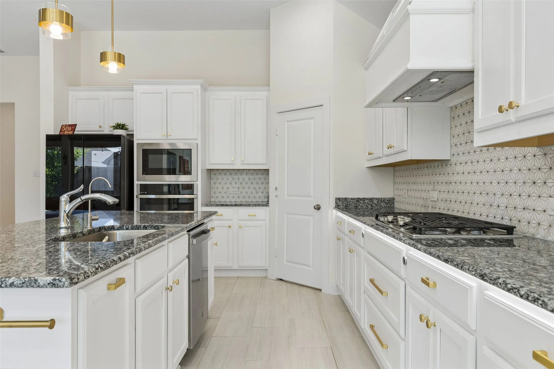 Single Family Residence For Sale in Denton County , 1212 Upland Dove Drive, Little Elm, Texas 75068, 4 Bedroom, 3 Bathroom, 2 Garage spaces, 2,532 Sqft, built in 2021, mls#21380946, Real Estate Agent in Little Elm, Homes For Sale in Denton county, Homes For Sale in Little Elm, Realtor in Little Elm Texas, Real Estate Brokerage Independent Realty Texas, Luminita Cordes Realtor