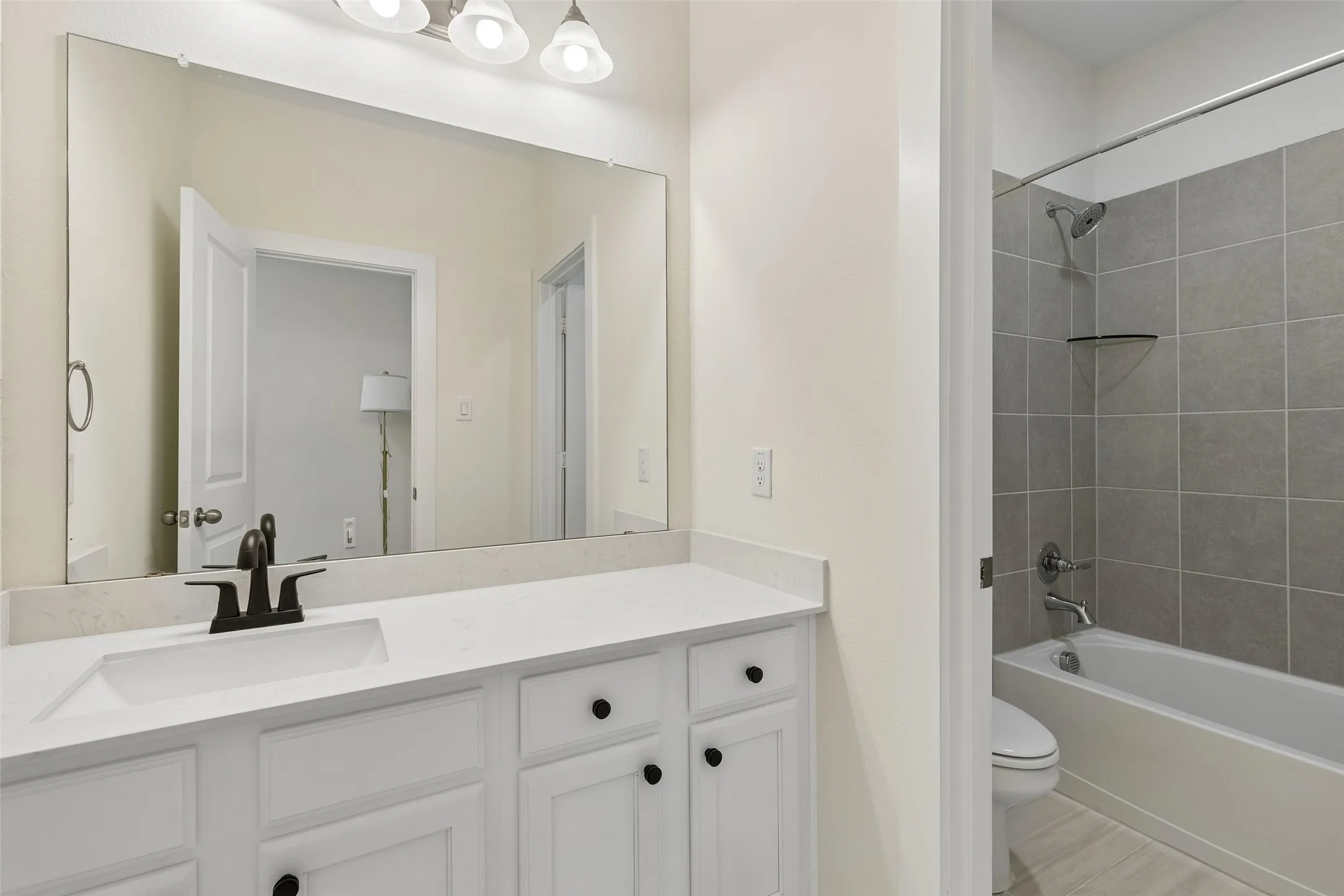 Single Family Residence For Sale in Denton County , 1212 Upland Dove Drive, Little Elm, Texas 75068, 4 Bedroom, 3 Bathroom, 2 Garage spaces, 2,532 Sqft, built in 2021, mls#21380946, Real Estate Agent in Little Elm, Homes For Sale in Denton county, Homes For Sale in Little Elm, Realtor in Little Elm Texas, Real Estate Brokerage Independent Realty Texas, Luminita Cordes Realtor