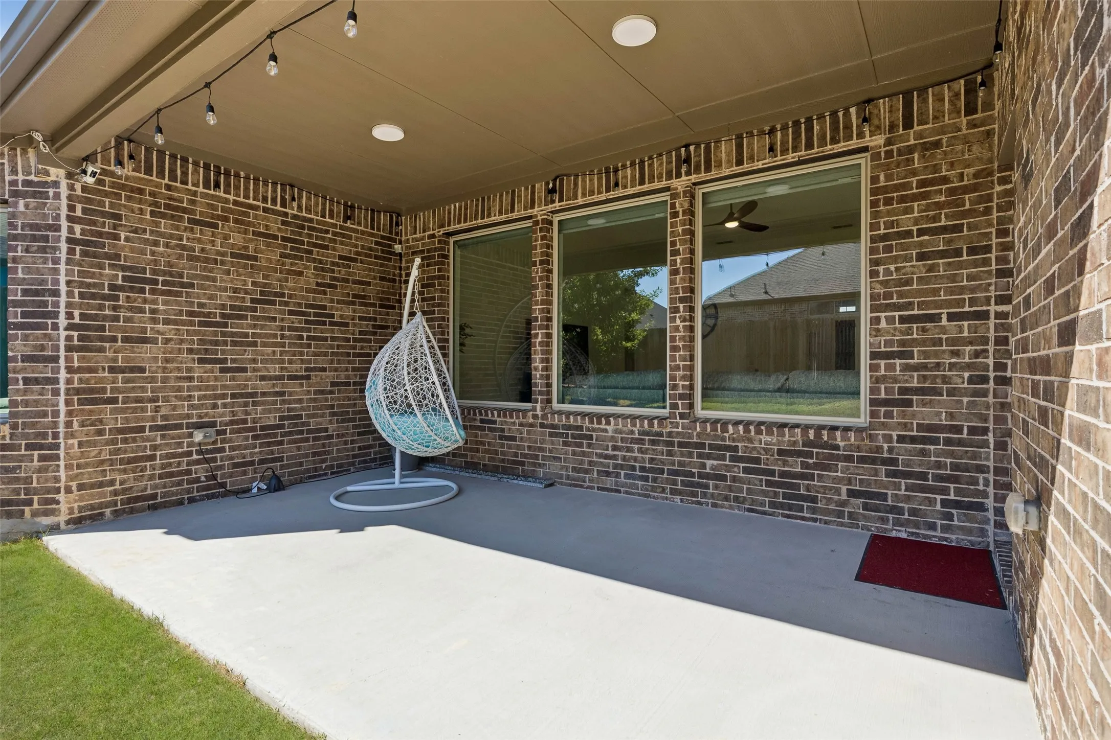 Single Family Residence For Sale in Denton County , 1212 Upland Dove Drive, Little Elm, Texas 75068, 4 Bedroom, 3 Bathroom, 2 Garage spaces, 2,532 Sqft, built in 2021, mls#21380946, Real Estate Agent in Little Elm, Homes For Sale in Denton county, Homes For Sale in Little Elm, Realtor in Little Elm Texas, Real Estate Brokerage Independent Realty Texas, Luminita Cordes Realtor