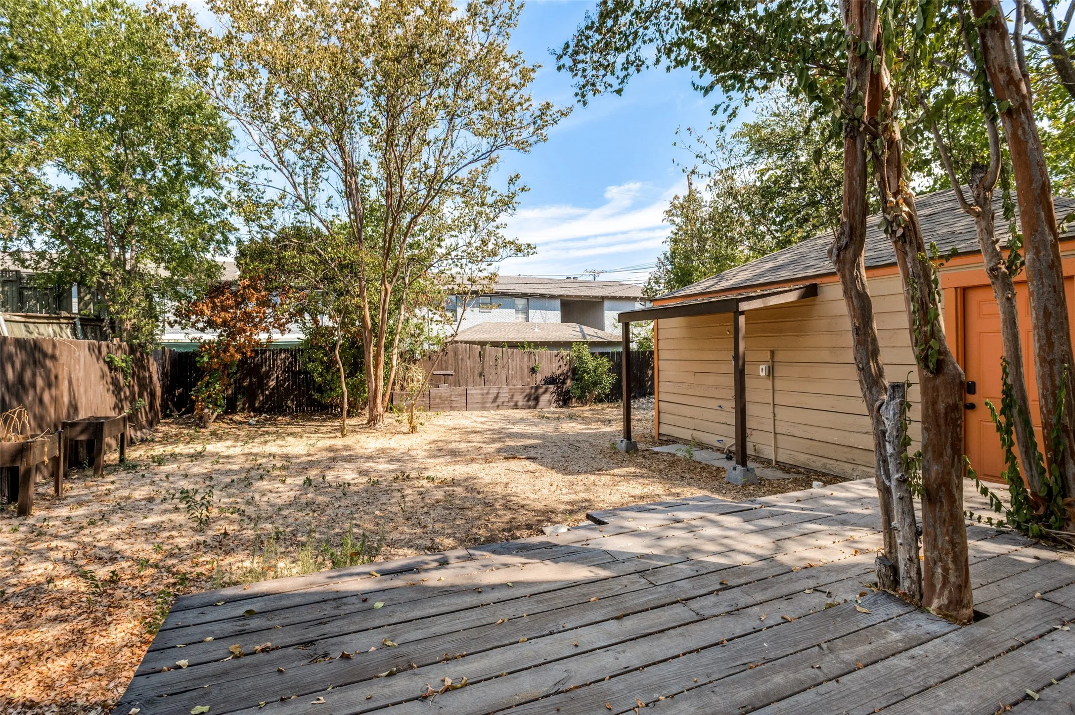 Single Family Residence For Rent in Dallas County , 2219 Carnes Street, Dallas, Texas 75208, 3 Bedroom, 2 Bathroom, 2 Garage spaces, 1,392 Sqft, built in 1940, mls#21392089, Real Estate Agent in Dallas, Homes For Rent in Dallas county, Homes For Rent in Dallas, Realtor in Dallas Texas, Real Estate Brokerage Independent Realty Texas, Luminita Cordes Realtor