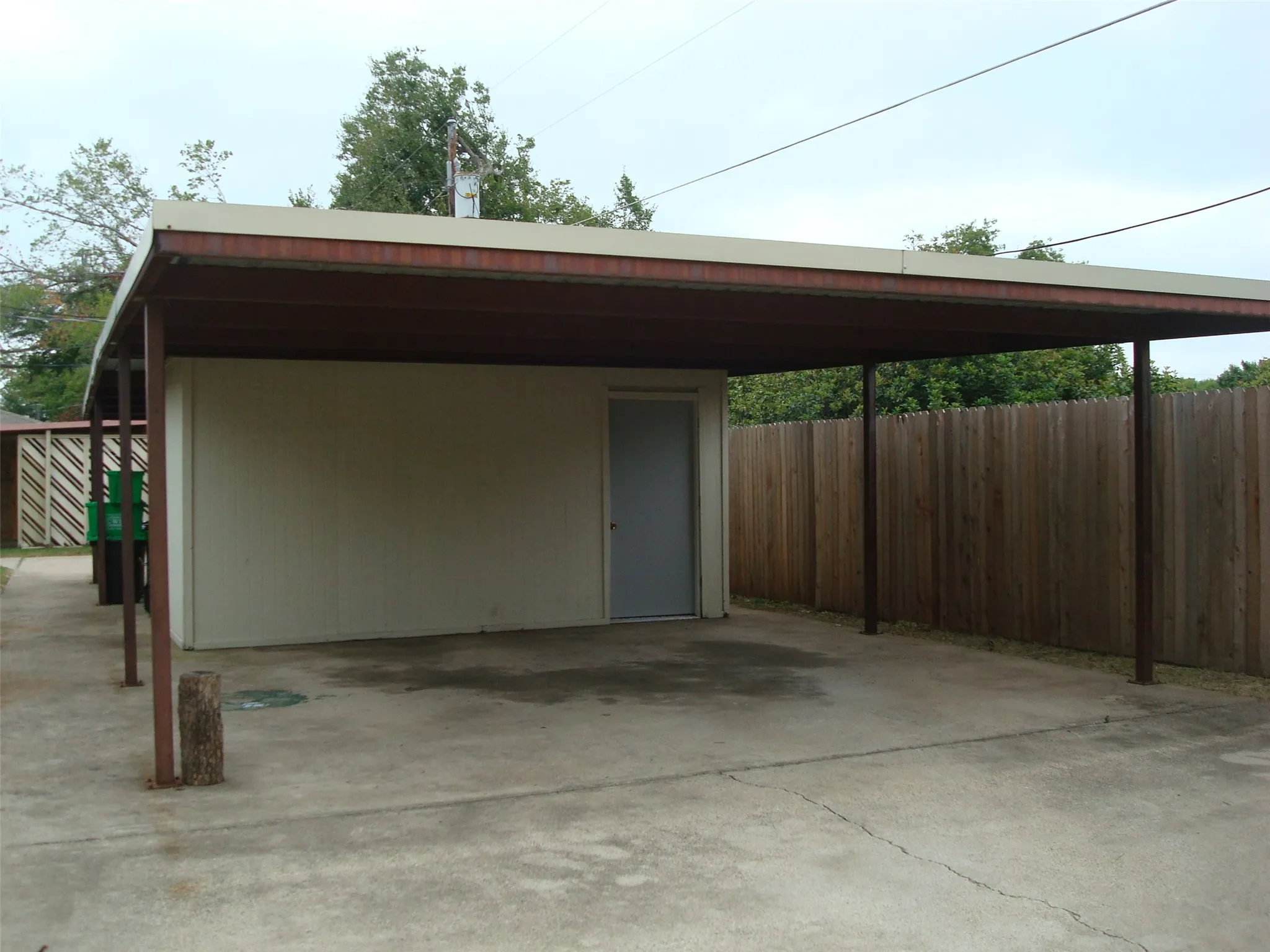 Duplex For Rent in Tarrant County , 716 Windcrest Drive, Keller, Texas 76248, 3 Bedroom, 2 Bathroom, Garage spaces, 1,068 Sqft, built in 1983, mls#21398769, Real Estate Agent in Keller, Homes For Rent in Tarrant county, Homes For Rent in Keller, Realtor in Keller Texas, Real Estate Brokerage Independent Realty Texas, Luminita Cordes Realtor