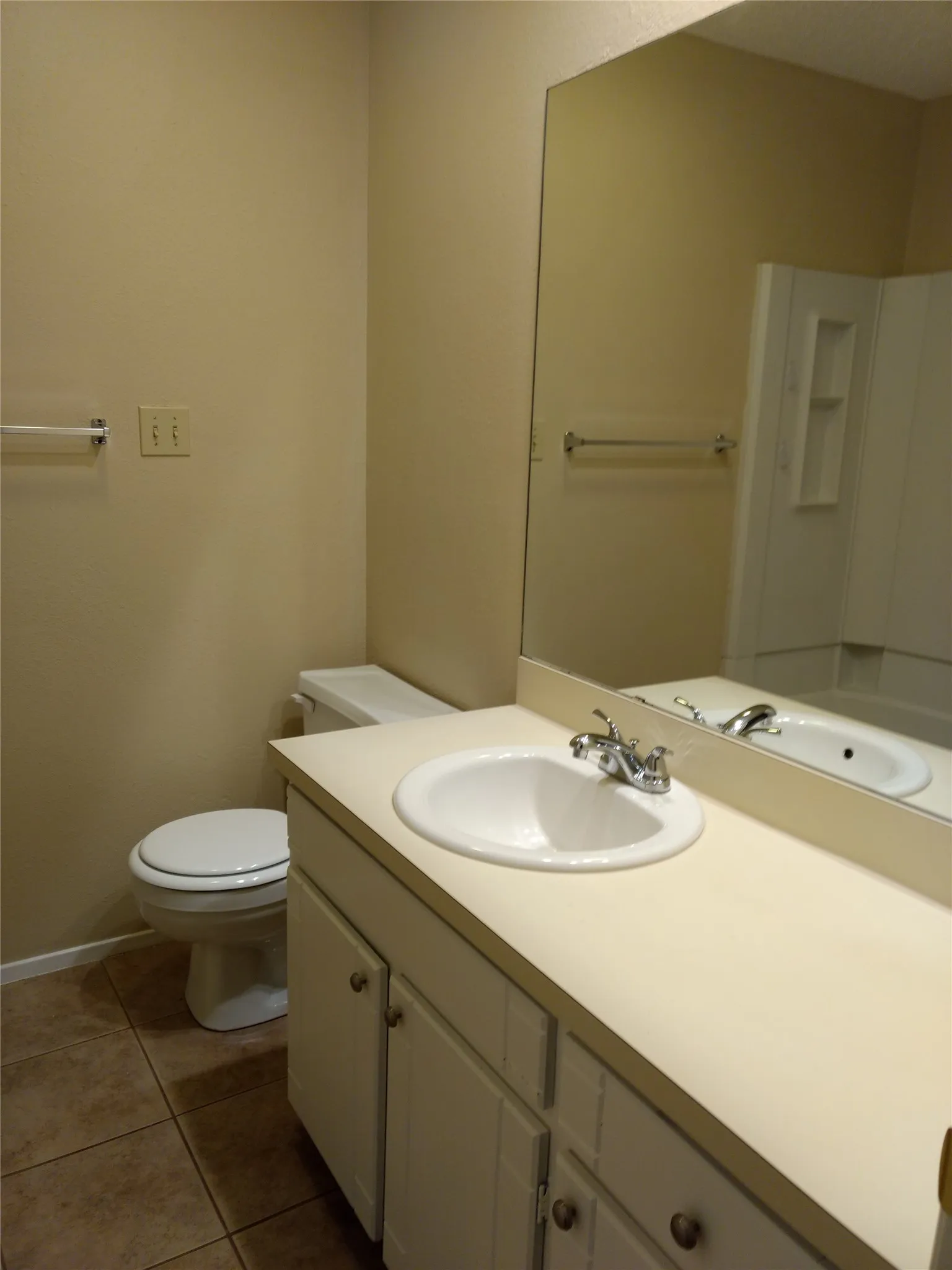 Duplex For Rent in Tarrant County , 716 Windcrest Drive, Keller, Texas 76248, 3 Bedroom, 2 Bathroom, Garage spaces, 1,068 Sqft, built in 1983, mls#21398769, Real Estate Agent in Keller, Homes For Rent in Tarrant county, Homes For Rent in Keller, Realtor in Keller Texas, Real Estate Brokerage Independent Realty Texas, Luminita Cordes Realtor