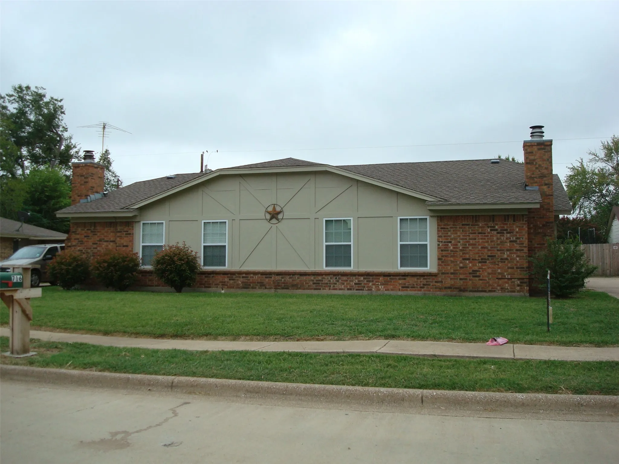 Duplex For Rent in Tarrant County , 716 Windcrest Drive, Keller, Texas 76248, 3 Bedroom, 2 Bathroom, Garage spaces, 1,068 Sqft, built in 1983, mls#21398769, Real Estate Agent in Keller, Homes For Rent in Tarrant county, Homes For Rent in Keller, Realtor in Keller Texas, Real Estate Brokerage Independent Realty Texas, Luminita Cordes Realtor