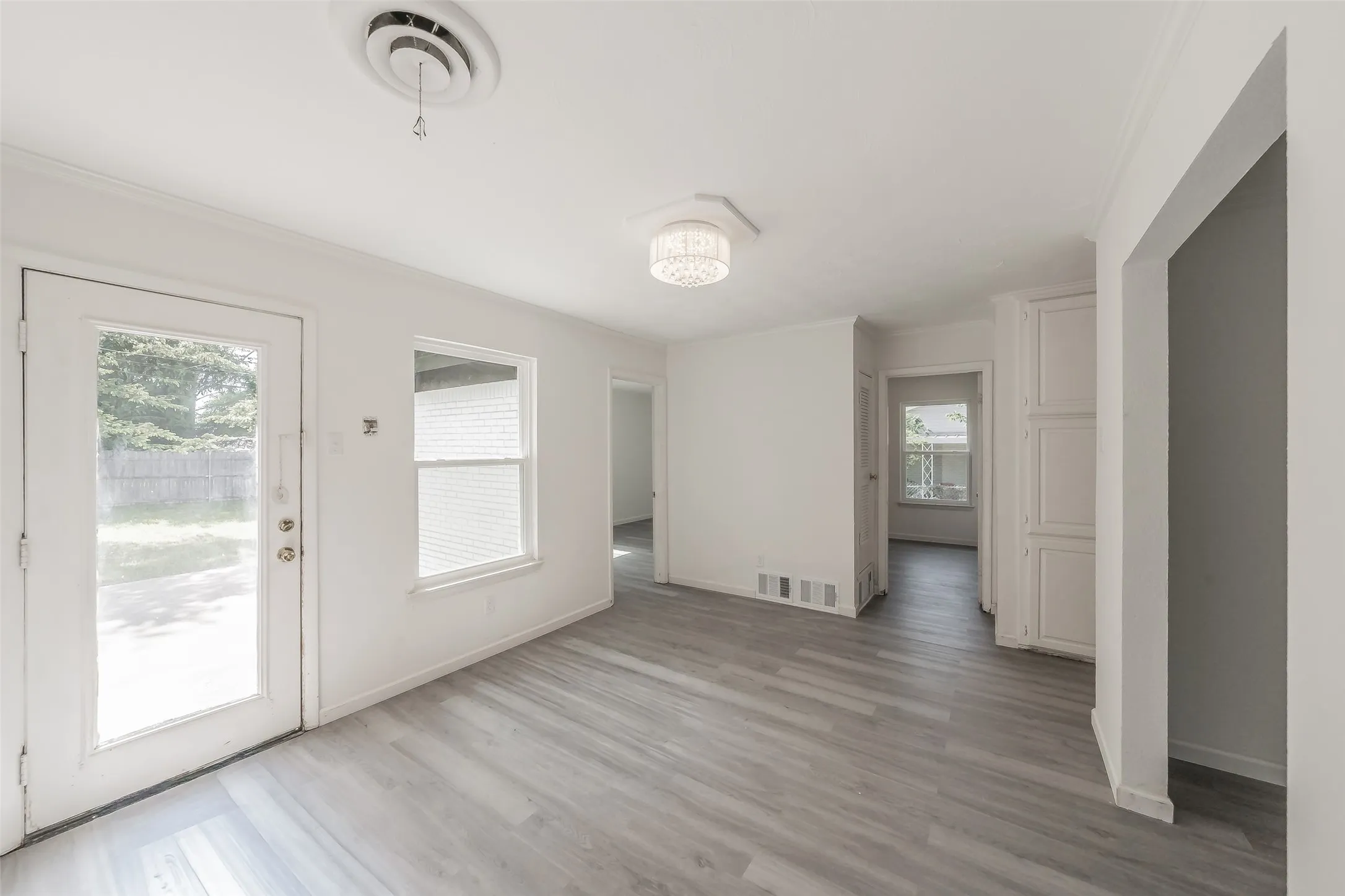 Single Family Residence For Rent in Tarrant County , 4920 Colorado Boulevard, North Richland Hills, Texas 76180, 3 Bedroom, 2 Bathroom, 1 Garage spaces, 1,410 Sqft, built in 1960, mls#21398782, Real Estate Agent in North Richland Hills, Homes For Rent in Tarrant county, Homes For Rent in North Richland Hills, Realtor in North Richland Hills Texas, Real Estate Brokerage Independent Realty Texas, Luminita Cordes Realtor