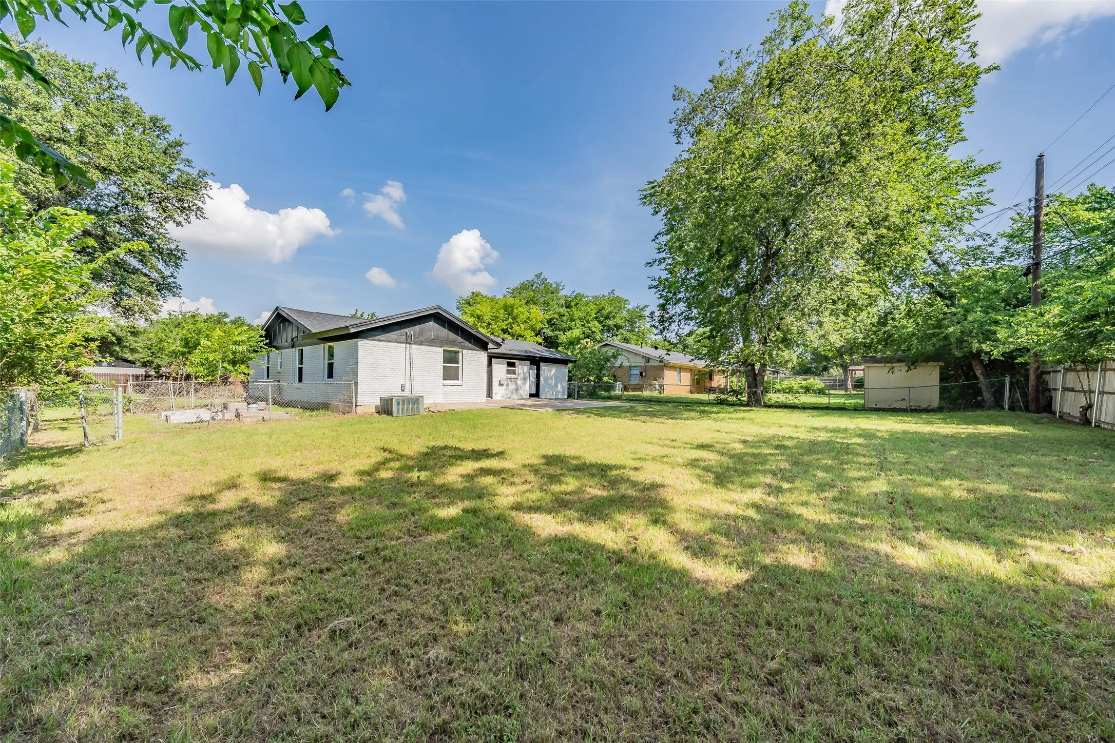 Single Family Residence For Rent in Tarrant County , 4920 Colorado Boulevard, North Richland Hills, Texas 76180, 3 Bedroom, 2 Bathroom, 1 Garage spaces, 1,410 Sqft, built in 1960, mls#21398782, Real Estate Agent in North Richland Hills, Homes For Rent in Tarrant county, Homes For Rent in North Richland Hills, Realtor in North Richland Hills Texas, Real Estate Brokerage Independent Realty Texas, Luminita Cordes Realtor