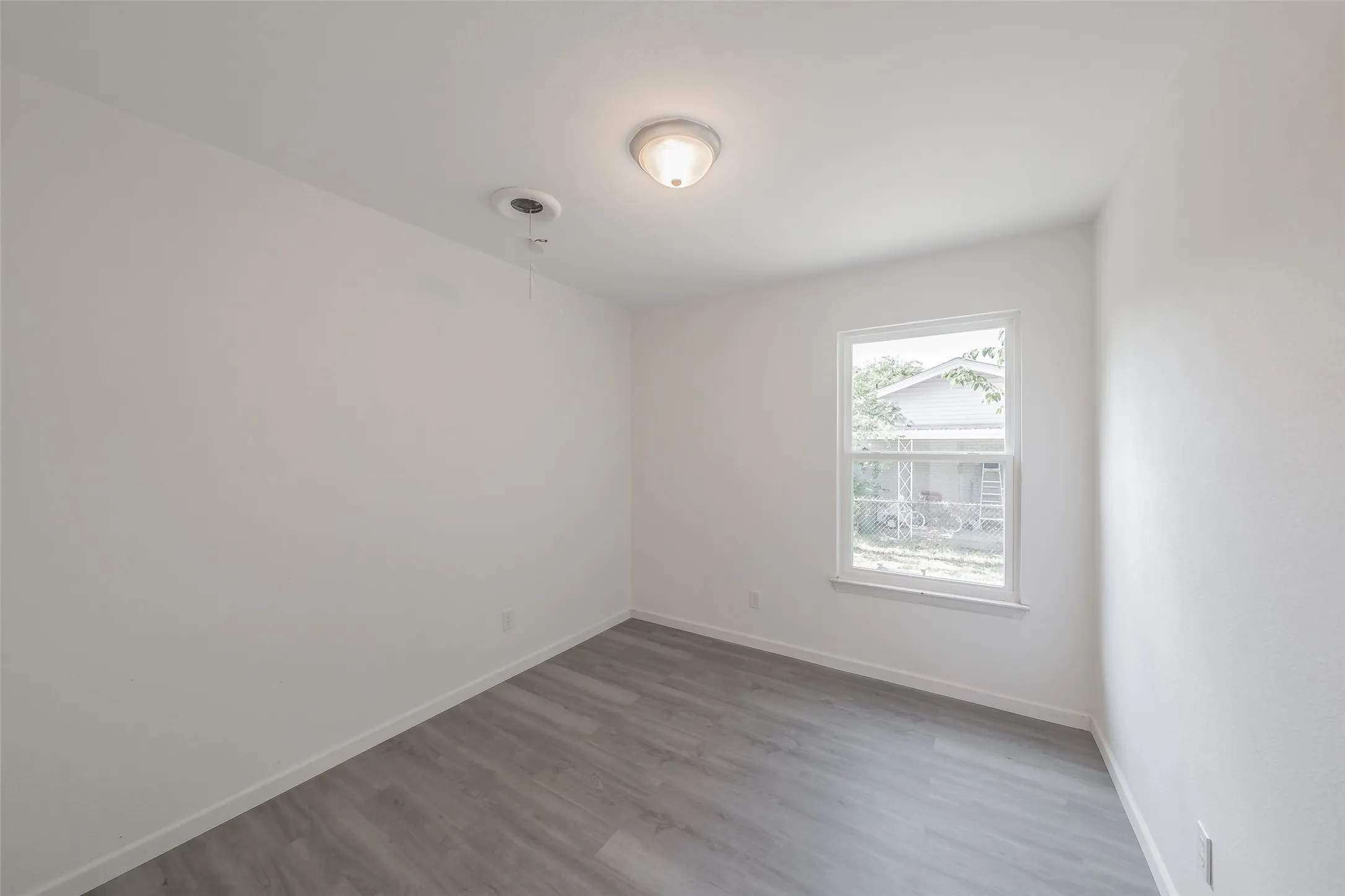 Single Family Residence For Rent in Tarrant County , 4920 Colorado Boulevard, North Richland Hills, Texas 76180, 3 Bedroom, 2 Bathroom, 1 Garage spaces, 1,410 Sqft, built in 1960, mls#21398782, Real Estate Agent in North Richland Hills, Homes For Rent in Tarrant county, Homes For Rent in North Richland Hills, Realtor in North Richland Hills Texas, Real Estate Brokerage Independent Realty Texas, Luminita Cordes Realtor