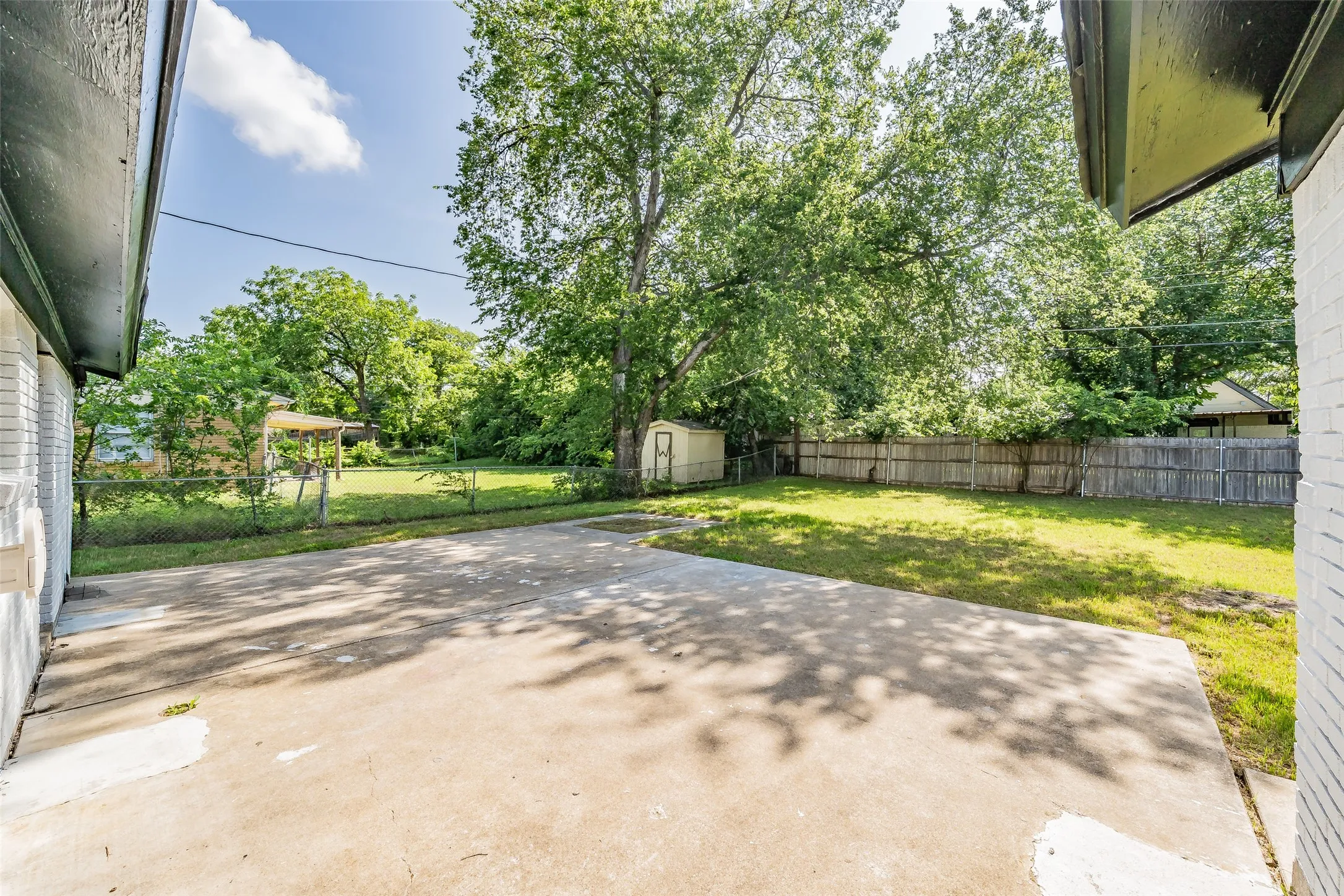 Single Family Residence For Rent in Tarrant County , 4920 Colorado Boulevard, North Richland Hills, Texas 76180, 3 Bedroom, 2 Bathroom, 1 Garage spaces, 1,410 Sqft, built in 1960, mls#21398782, Real Estate Agent in North Richland Hills, Homes For Rent in Tarrant county, Homes For Rent in North Richland Hills, Realtor in North Richland Hills Texas, Real Estate Brokerage Independent Realty Texas, Luminita Cordes Realtor