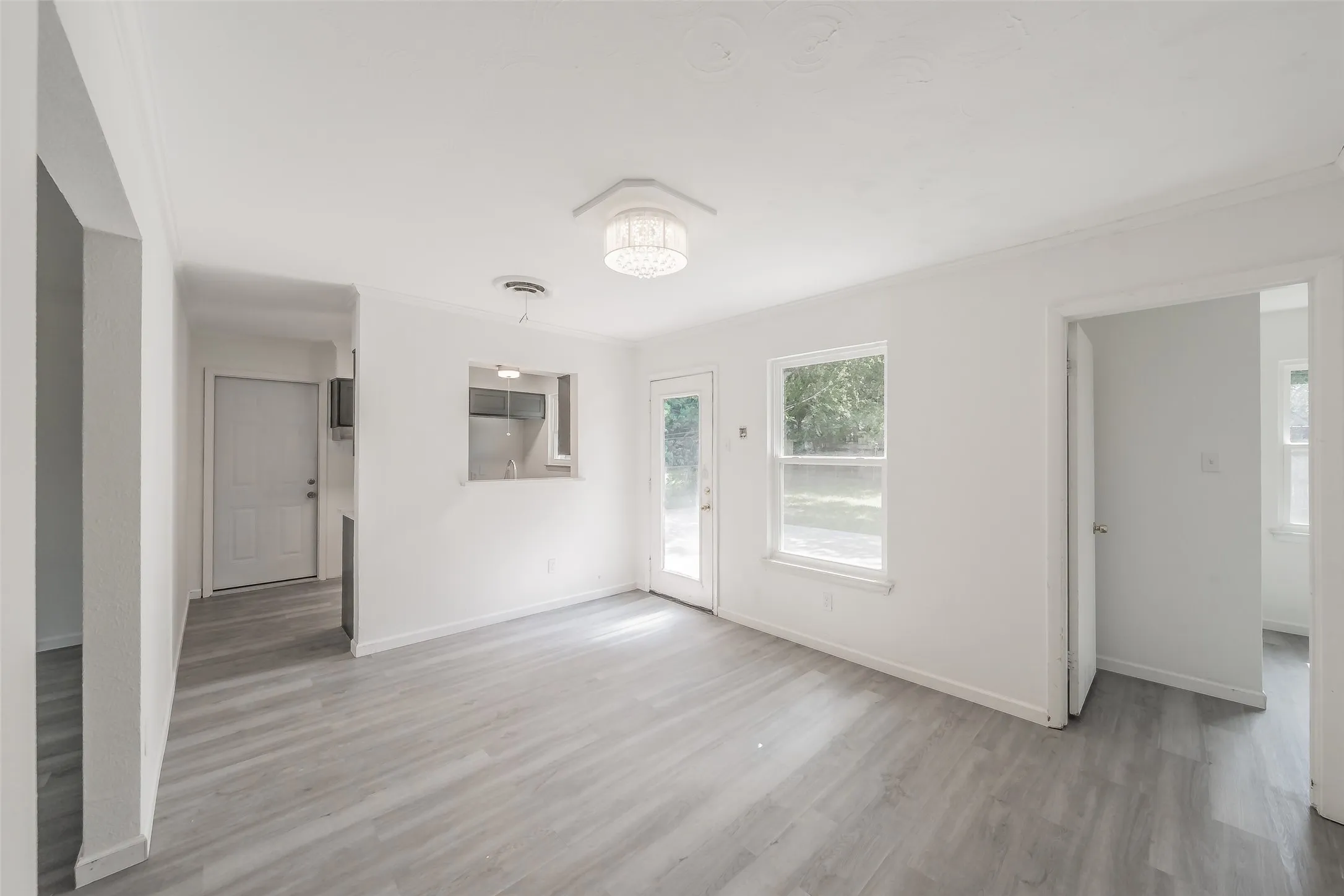 Single Family Residence For Rent in Tarrant County , 4920 Colorado Boulevard, North Richland Hills, Texas 76180, 3 Bedroom, 2 Bathroom, 1 Garage spaces, 1,410 Sqft, built in 1960, mls#21398782, Real Estate Agent in North Richland Hills, Homes For Rent in Tarrant county, Homes For Rent in North Richland Hills, Realtor in North Richland Hills Texas, Real Estate Brokerage Independent Realty Texas, Luminita Cordes Realtor