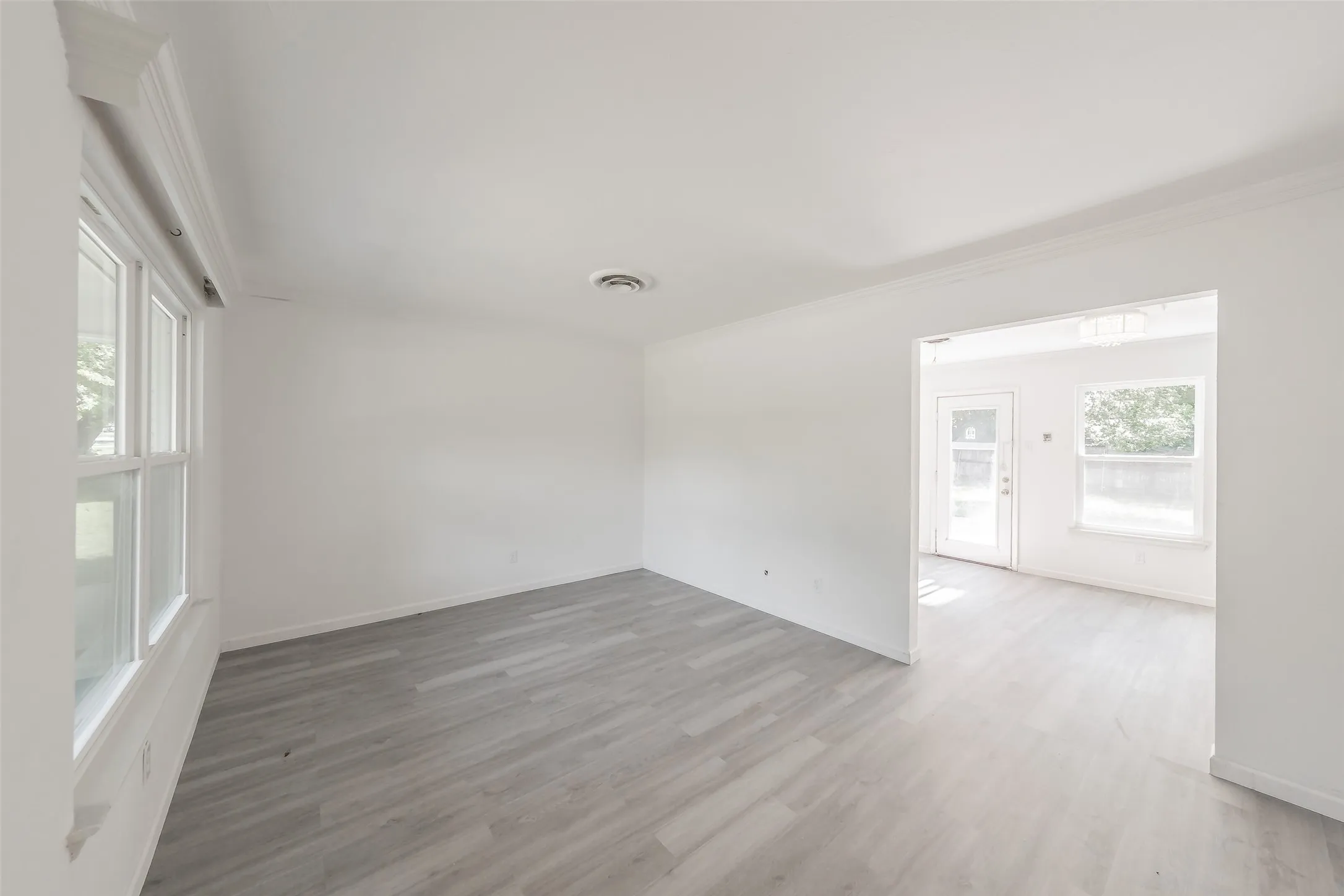 Single Family Residence For Rent in Tarrant County , 4920 Colorado Boulevard, North Richland Hills, Texas 76180, 3 Bedroom, 2 Bathroom, 1 Garage spaces, 1,410 Sqft, built in 1960, mls#21398782, Real Estate Agent in North Richland Hills, Homes For Rent in Tarrant county, Homes For Rent in North Richland Hills, Realtor in North Richland Hills Texas, Real Estate Brokerage Independent Realty Texas, Luminita Cordes Realtor