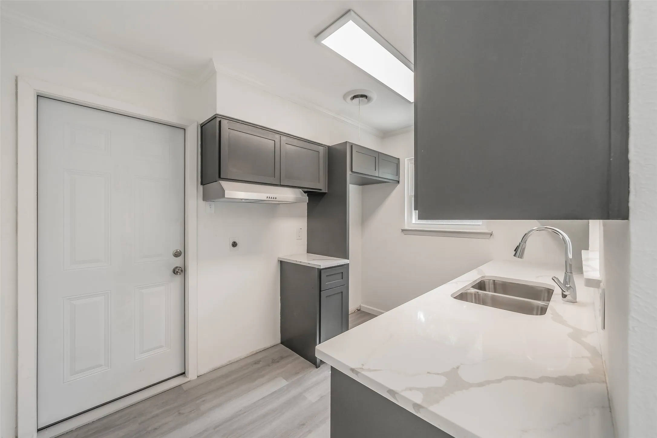 Single Family Residence For Rent in Tarrant County , 4920 Colorado Boulevard, North Richland Hills, Texas 76180, 3 Bedroom, 2 Bathroom, 1 Garage spaces, 1,410 Sqft, built in 1960, mls#21398782, Real Estate Agent in North Richland Hills, Homes For Rent in Tarrant county, Homes For Rent in North Richland Hills, Realtor in North Richland Hills Texas, Real Estate Brokerage Independent Realty Texas, Luminita Cordes Realtor