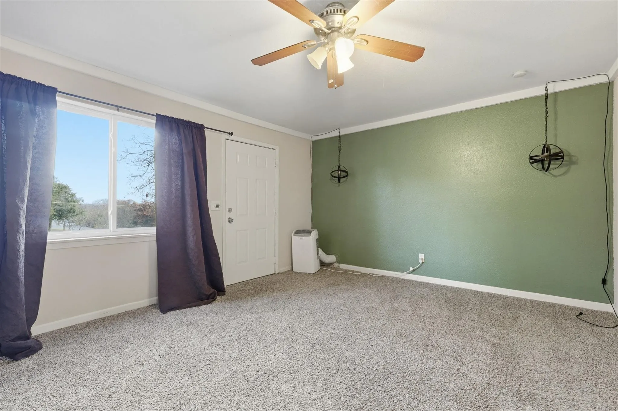 Single Family Residence For Sale in Denton County , 828 Highland Village Road, Highland Village, Texas 75077, 3 Bedroom, 4 Bathroom, 1 Garage spaces, 2,447 Sqft, built in 1973, mls#21398793, Real Estate Agent in Highland Village, Homes For Sale in Denton county, Homes For Sale in Highland Village, Realtor in Highland Village Texas, Real Estate Brokerage Independent Realty Texas, Luminita Cordes Realtor