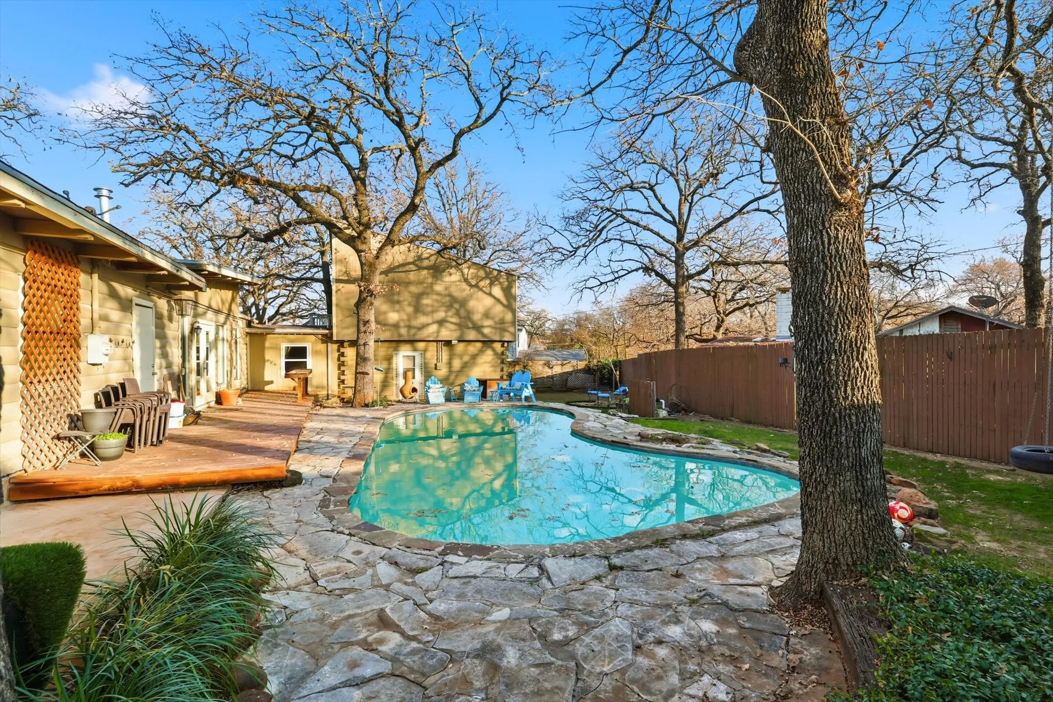 Single Family Residence For Sale in Denton County , 828 Highland Village Road, Highland Village, Texas 75077, 3 Bedroom, 4 Bathroom, 1 Garage spaces, 2,447 Sqft, built in 1973, mls#21398793, Real Estate Agent in Highland Village, Homes For Sale in Denton county, Homes For Sale in Highland Village, Realtor in Highland Village Texas, Real Estate Brokerage Independent Realty Texas, Luminita Cordes Realtor