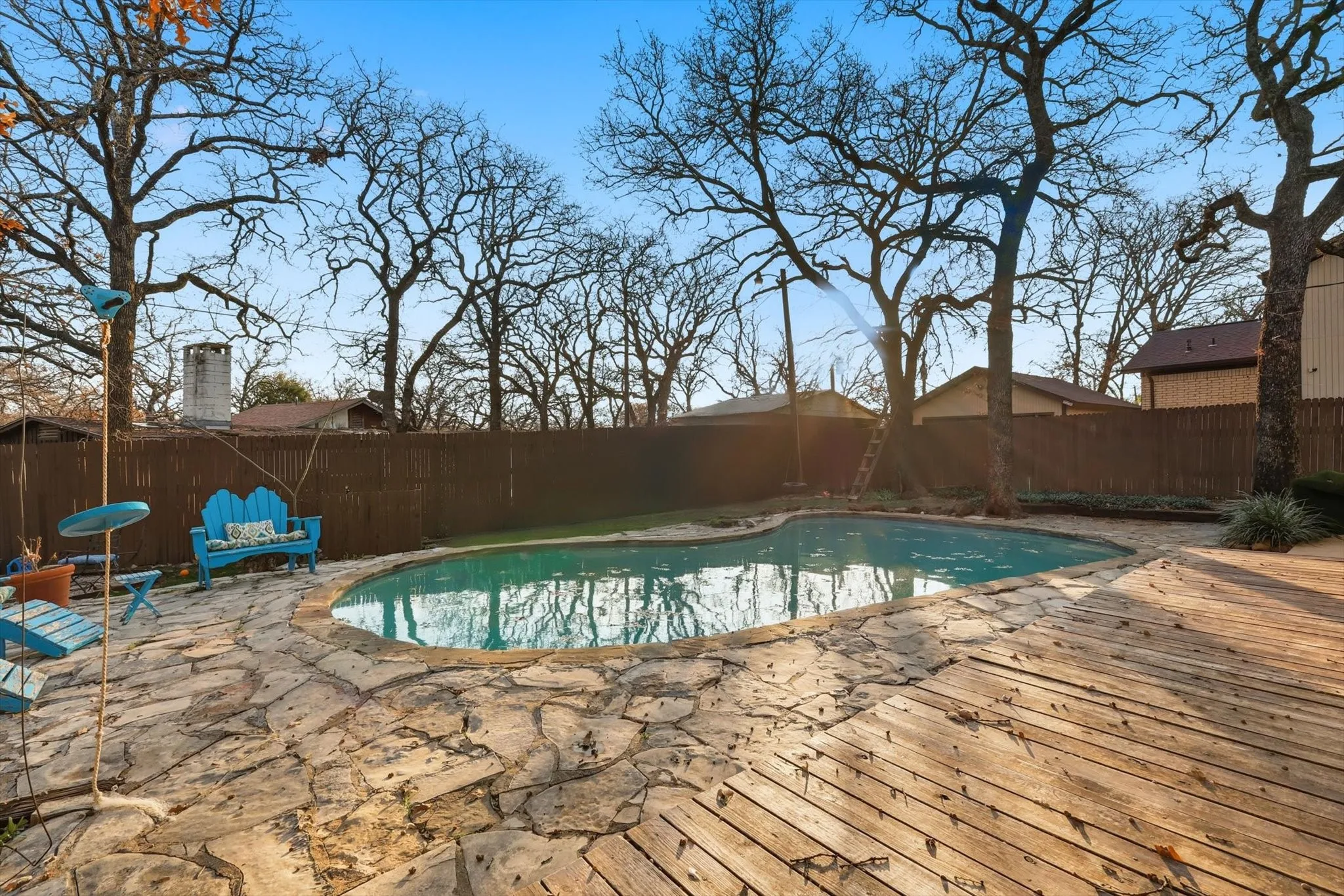 Single Family Residence For Sale in Denton County , 828 Highland Village Road, Highland Village, Texas 75077, 3 Bedroom, 4 Bathroom, 1 Garage spaces, 2,447 Sqft, built in 1973, mls#21398793, Real Estate Agent in Highland Village, Homes For Sale in Denton county, Homes For Sale in Highland Village, Realtor in Highland Village Texas, Real Estate Brokerage Independent Realty Texas, Luminita Cordes Realtor