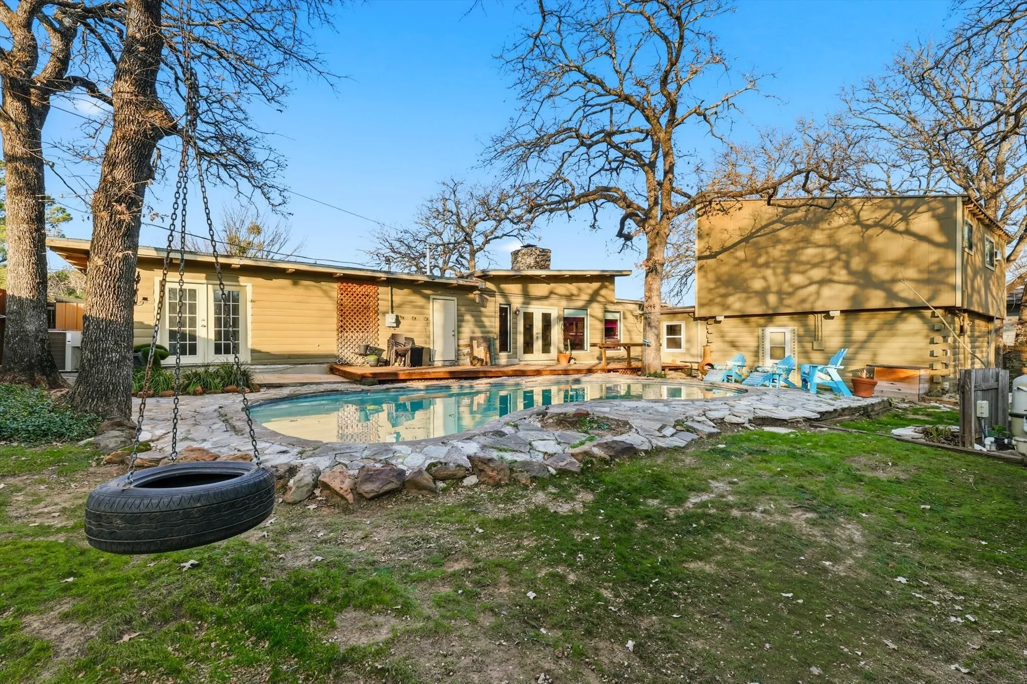 Single Family Residence For Sale in Denton County , 828 Highland Village Road, Highland Village, Texas 75077, 3 Bedroom, 4 Bathroom, 1 Garage spaces, 2,447 Sqft, built in 1973, mls#21398793, Real Estate Agent in Highland Village, Homes For Sale in Denton county, Homes For Sale in Highland Village, Realtor in Highland Village Texas, Real Estate Brokerage Independent Realty Texas, Luminita Cordes Realtor