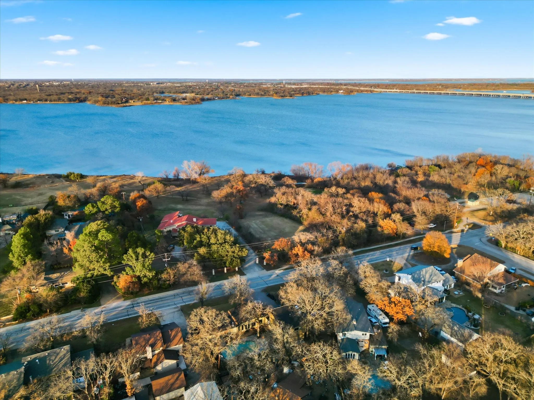 Single Family Residence For Sale in Denton County , 828 Highland Village Road, Highland Village, Texas 75077, 3 Bedroom, 4 Bathroom, 1 Garage spaces, 2,447 Sqft, built in 1973, mls#21398793, Real Estate Agent in Highland Village, Homes For Sale in Denton county, Homes For Sale in Highland Village, Realtor in Highland Village Texas, Real Estate Brokerage Independent Realty Texas, Luminita Cordes Realtor