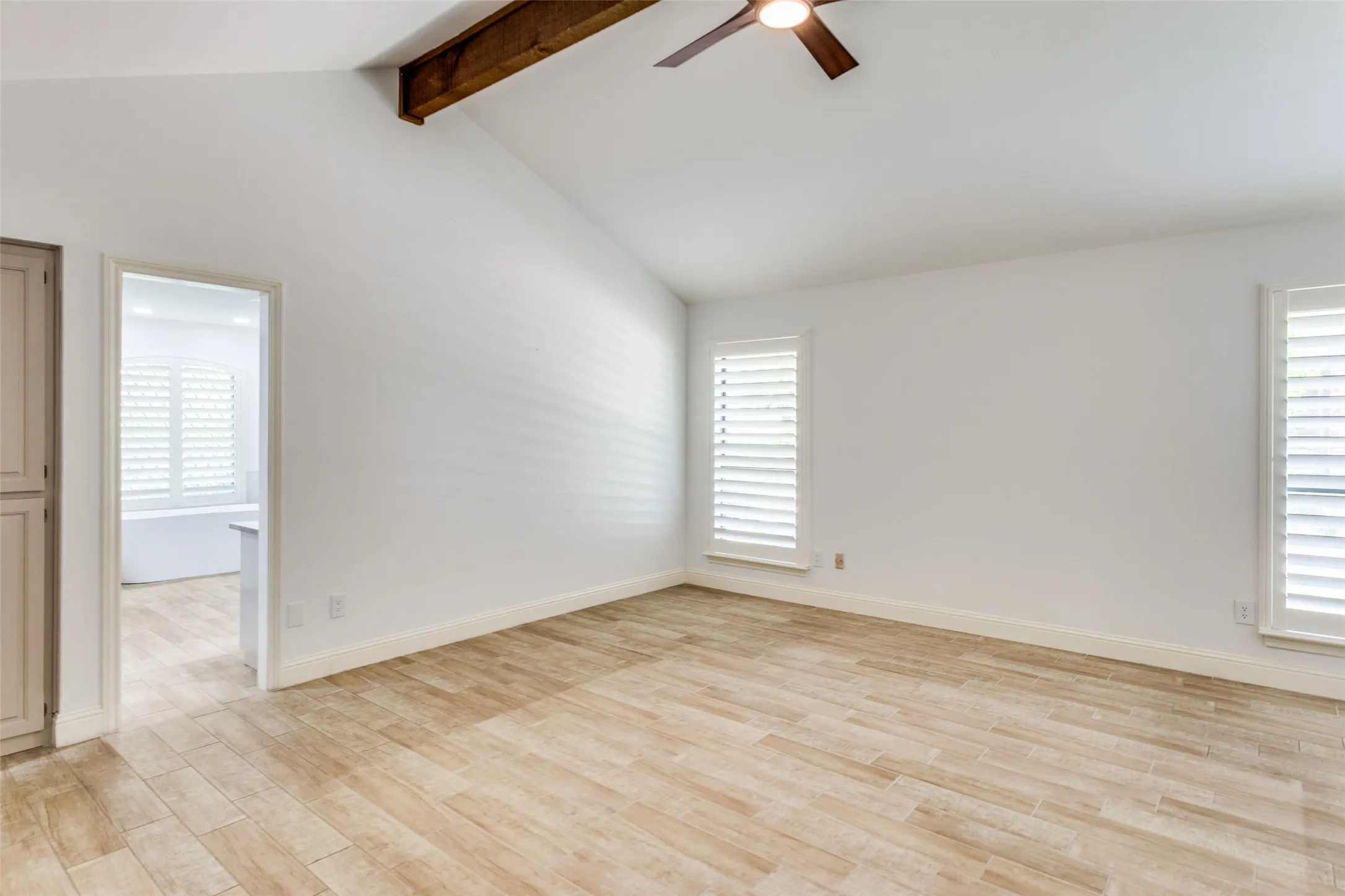 Single Family Residence For Rent in Tarrant County , 11905 Blue Creek Drive, Fort Worth, Texas 76008, 4 Bedroom, 4 Bathroom, 2 Garage spaces, 3,404 Sqft, built in 1984, mls#21398227, Real Estate Agent in Fort Worth, Homes For Rent in Tarrant county, Homes For Rent in Fort Worth, Realtor in Fort Worth Texas, Real Estate Brokerage Independent Realty Texas, Luminita Cordes Realtor