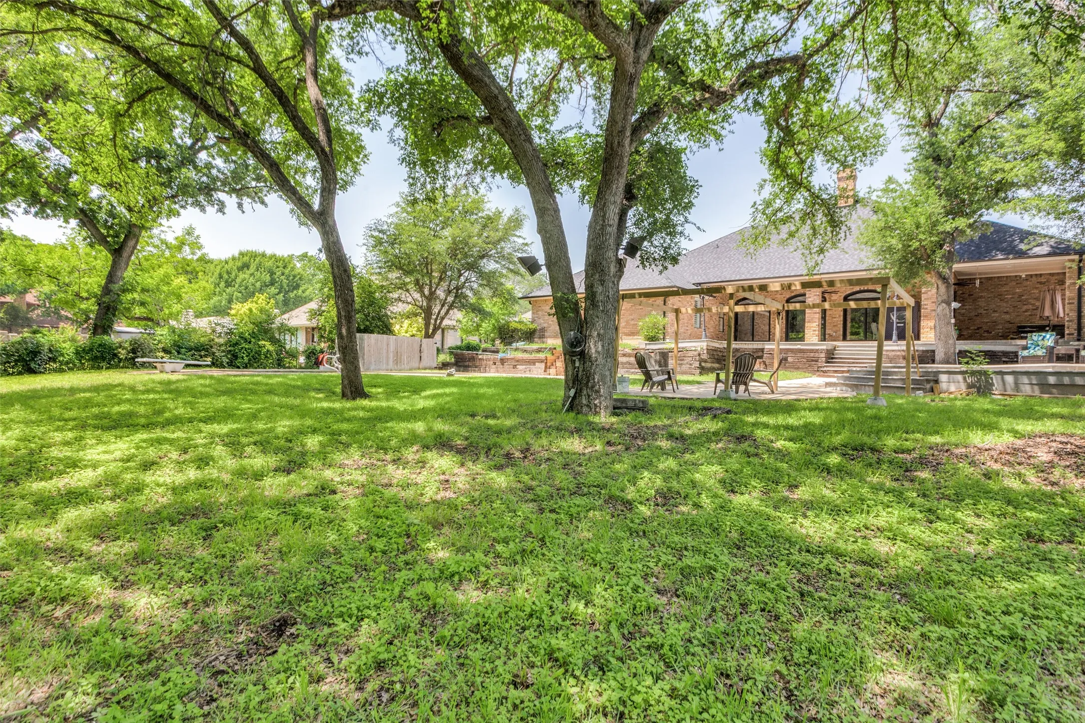 Single Family Residence For Rent in Tarrant County , 11905 Blue Creek Drive, Fort Worth, Texas 76008, 4 Bedroom, 4 Bathroom, 2 Garage spaces, 3,404 Sqft, built in 1984, mls#21398227, Real Estate Agent in Fort Worth, Homes For Rent in Tarrant county, Homes For Rent in Fort Worth, Realtor in Fort Worth Texas, Real Estate Brokerage Independent Realty Texas, Luminita Cordes Realtor
