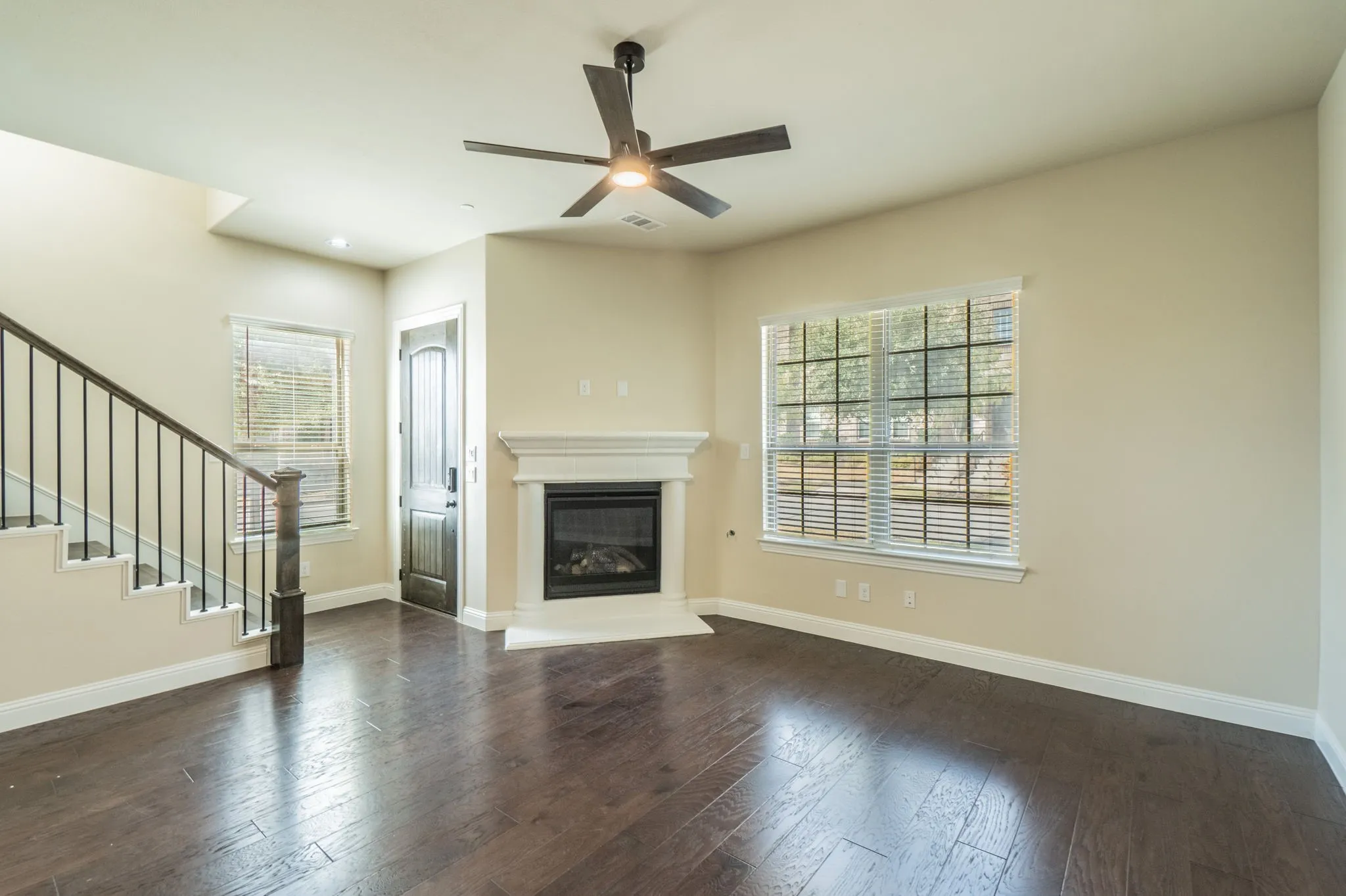 Townhouse For Rent in Collin County , 4110 Shavano Drive, Frisco, Texas 75034, 3 Bedroom, 4 Bathroom, 2 Garage spaces, 1,944 Sqft, built in 2018, mls#21398228, Real Estate Agent in Frisco, Homes For Rent in Collin county, Homes For Rent in Frisco, Realtor in Frisco Texas, Real Estate Brokerage Independent Realty Texas, Luminita Cordes Realtor