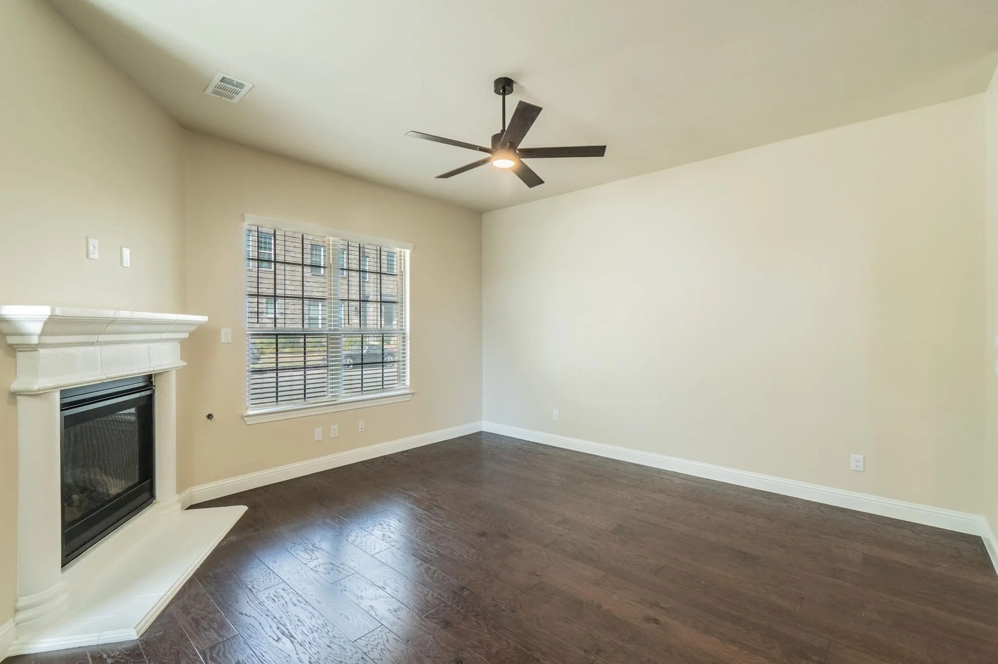 Townhouse For Rent in Collin County , 4110 Shavano Drive, Frisco, Texas 75034, 3 Bedroom, 4 Bathroom, 2 Garage spaces, 1,944 Sqft, built in 2018, mls#21398228, Real Estate Agent in Frisco, Homes For Rent in Collin county, Homes For Rent in Frisco, Realtor in Frisco Texas, Real Estate Brokerage Independent Realty Texas, Luminita Cordes Realtor