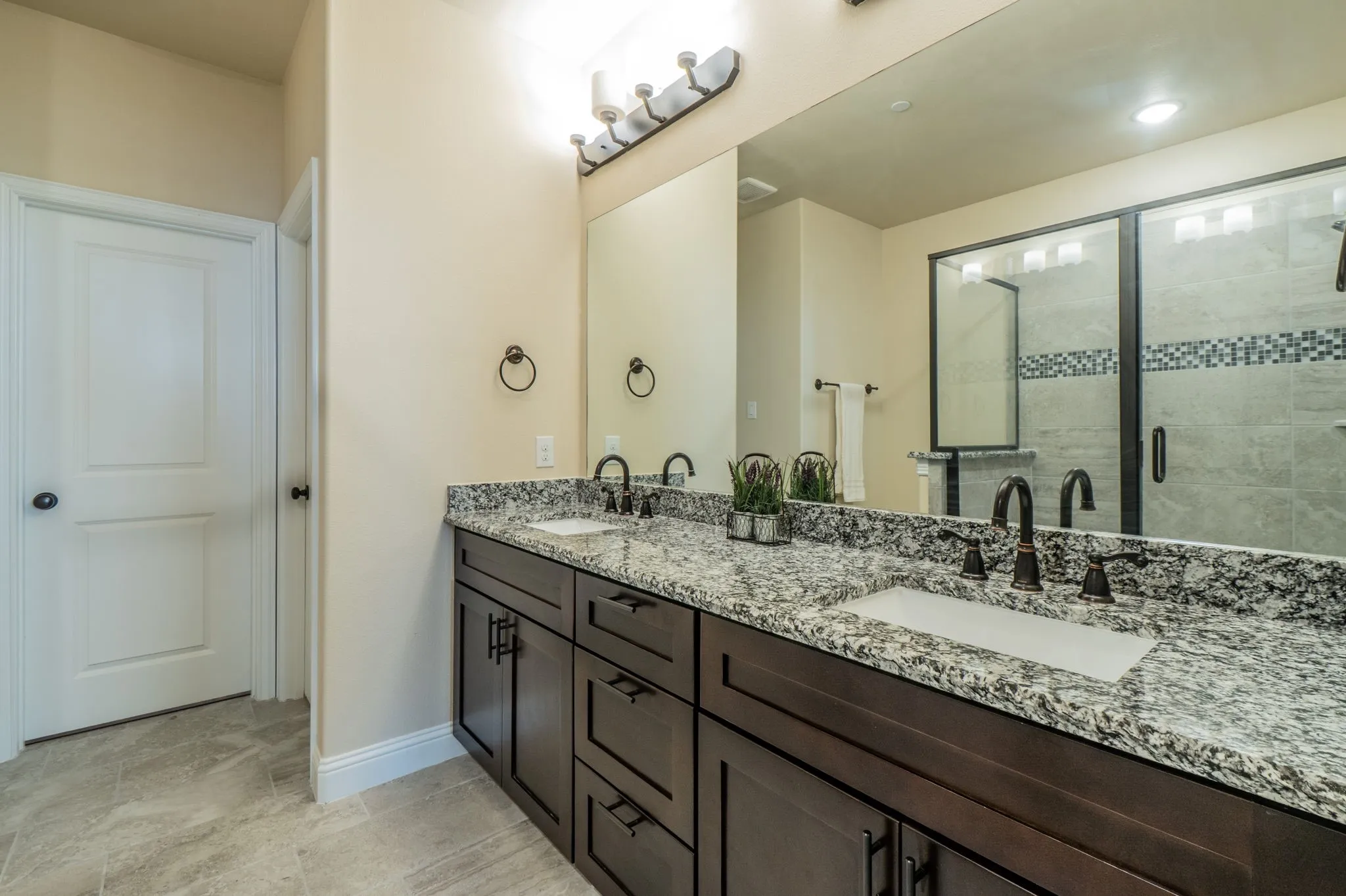 Townhouse For Rent in Collin County , 4110 Shavano Drive, Frisco, Texas 75034, 3 Bedroom, 4 Bathroom, 2 Garage spaces, 1,944 Sqft, built in 2018, mls#21398228, Real Estate Agent in Frisco, Homes For Rent in Collin county, Homes For Rent in Frisco, Realtor in Frisco Texas, Real Estate Brokerage Independent Realty Texas, Luminita Cordes Realtor