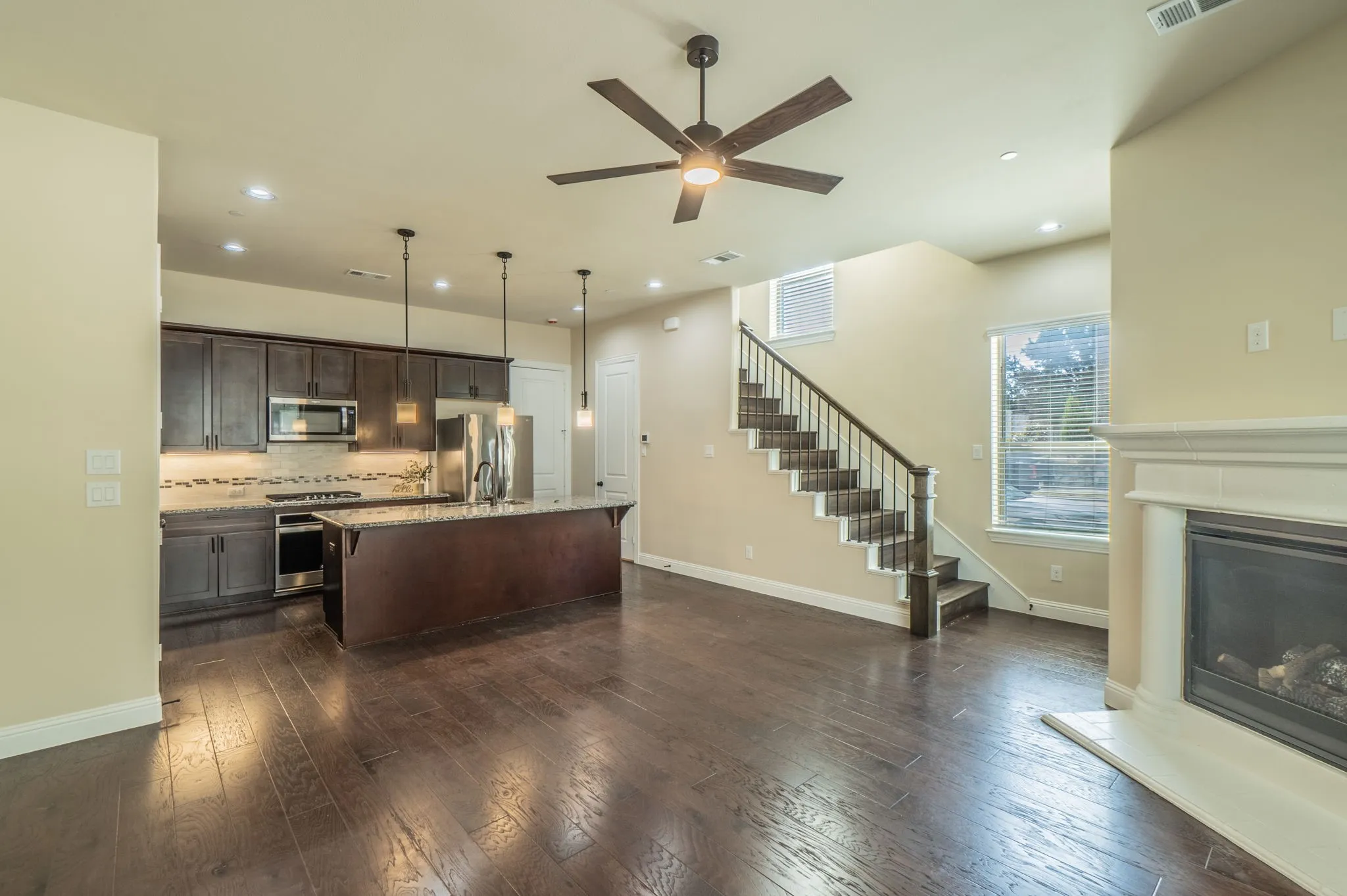 Townhouse For Rent in Collin County , 4110 Shavano Drive, Frisco, Texas 75034, 3 Bedroom, 4 Bathroom, 2 Garage spaces, 1,944 Sqft, built in 2018, mls#21398228, Real Estate Agent in Frisco, Homes For Rent in Collin county, Homes For Rent in Frisco, Realtor in Frisco Texas, Real Estate Brokerage Independent Realty Texas, Luminita Cordes Realtor