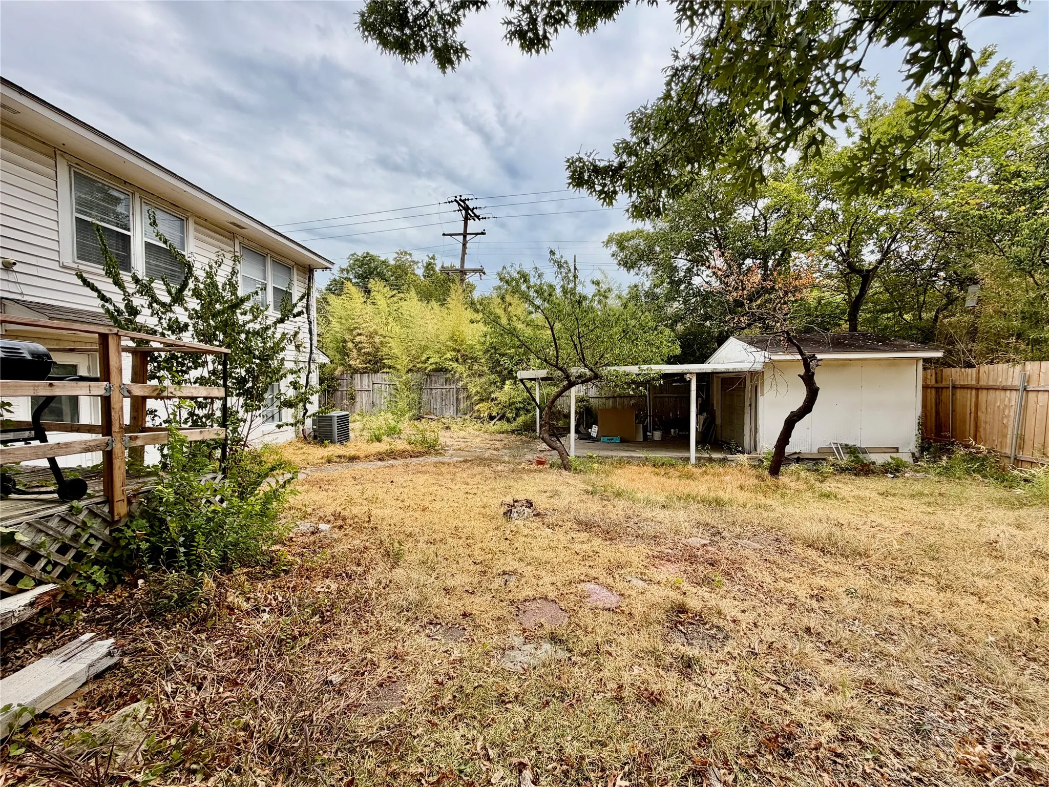 Single Family Residence For Rent in Dallas County , 1300 Elmhurst Drive, Garland, Texas 75041, 4 Bedroom, 2 Bathroom, Garage spaces, 1,843 Sqft, built in 1952, mls#21398804, Real Estate Agent in Garland, Homes For Rent in Dallas county, Homes For Rent in Garland, Realtor in Garland Texas, Real Estate Brokerage Independent Realty Texas, Luminita Cordes Realtor