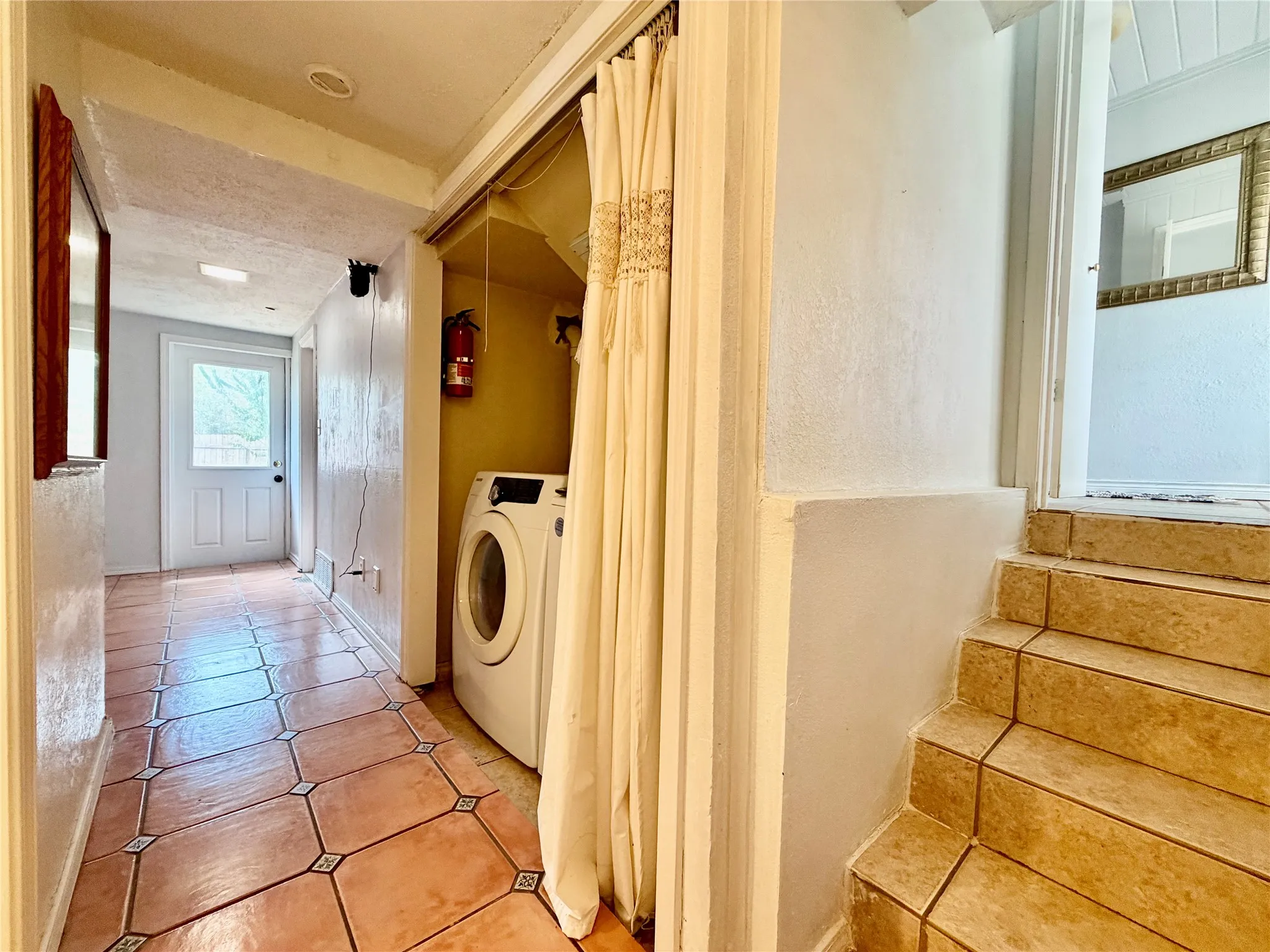 Single Family Residence For Rent in Dallas County , 1300 Elmhurst Drive, Garland, Texas 75041, 4 Bedroom, 2 Bathroom, Garage spaces, 1,843 Sqft, built in 1952, mls#21398804, Real Estate Agent in Garland, Homes For Rent in Dallas county, Homes For Rent in Garland, Realtor in Garland Texas, Real Estate Brokerage Independent Realty Texas, Luminita Cordes Realtor
