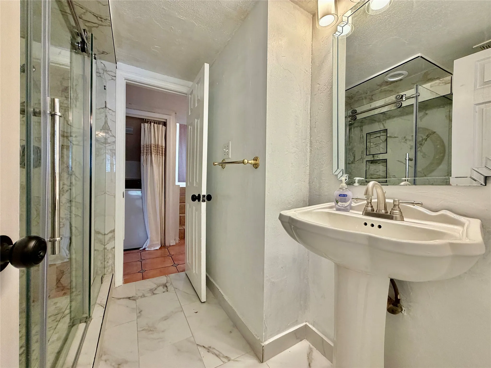 Single Family Residence For Rent in Dallas County , 1300 Elmhurst Drive, Garland, Texas 75041, 4 Bedroom, 2 Bathroom, Garage spaces, 1,843 Sqft, built in 1952, mls#21398804, Real Estate Agent in Garland, Homes For Rent in Dallas county, Homes For Rent in Garland, Realtor in Garland Texas, Real Estate Brokerage Independent Realty Texas, Luminita Cordes Realtor