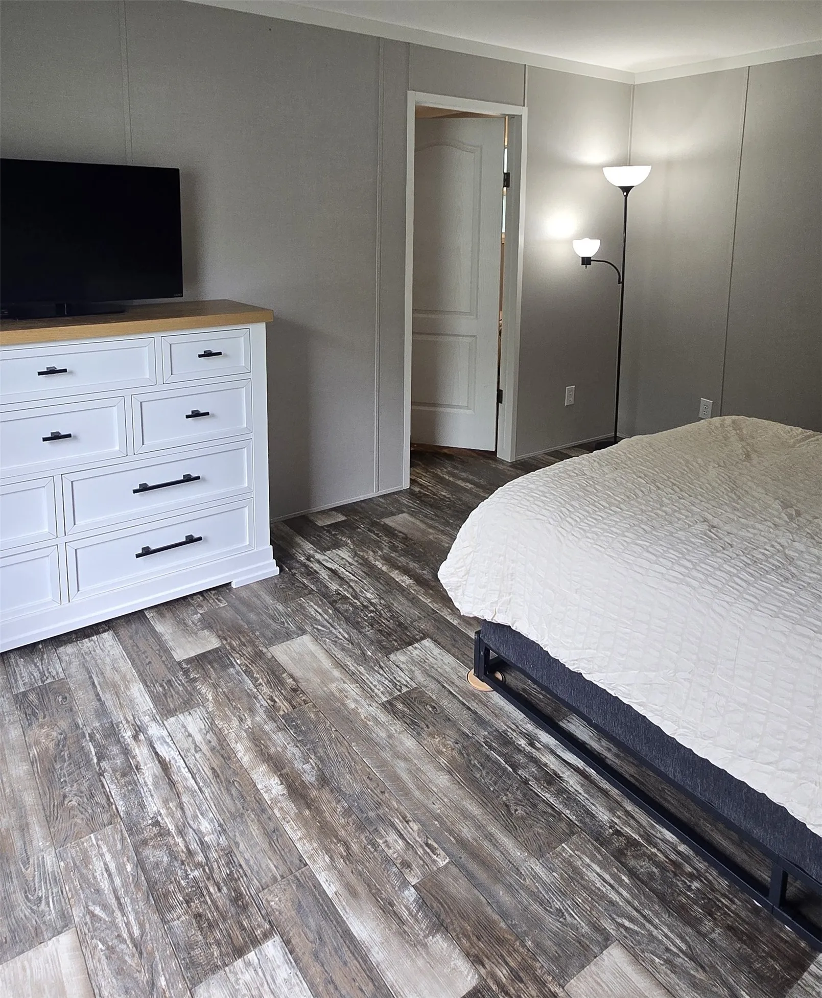 Mobile Home For Sale in Parker County , 6033 Hidden Circle, Azle, Texas 76020, 3 Bedroom, 2 Bathroom, Garage spaces, 1,153 Sqft, built in 2022, mls#21398753, Real Estate Agent in Azle, Homes For Sale in Parker county, Homes For Sale in Azle, Realtor in Azle Texas, Real Estate Brokerage Independent Realty Texas, Luminita Cordes Realtor