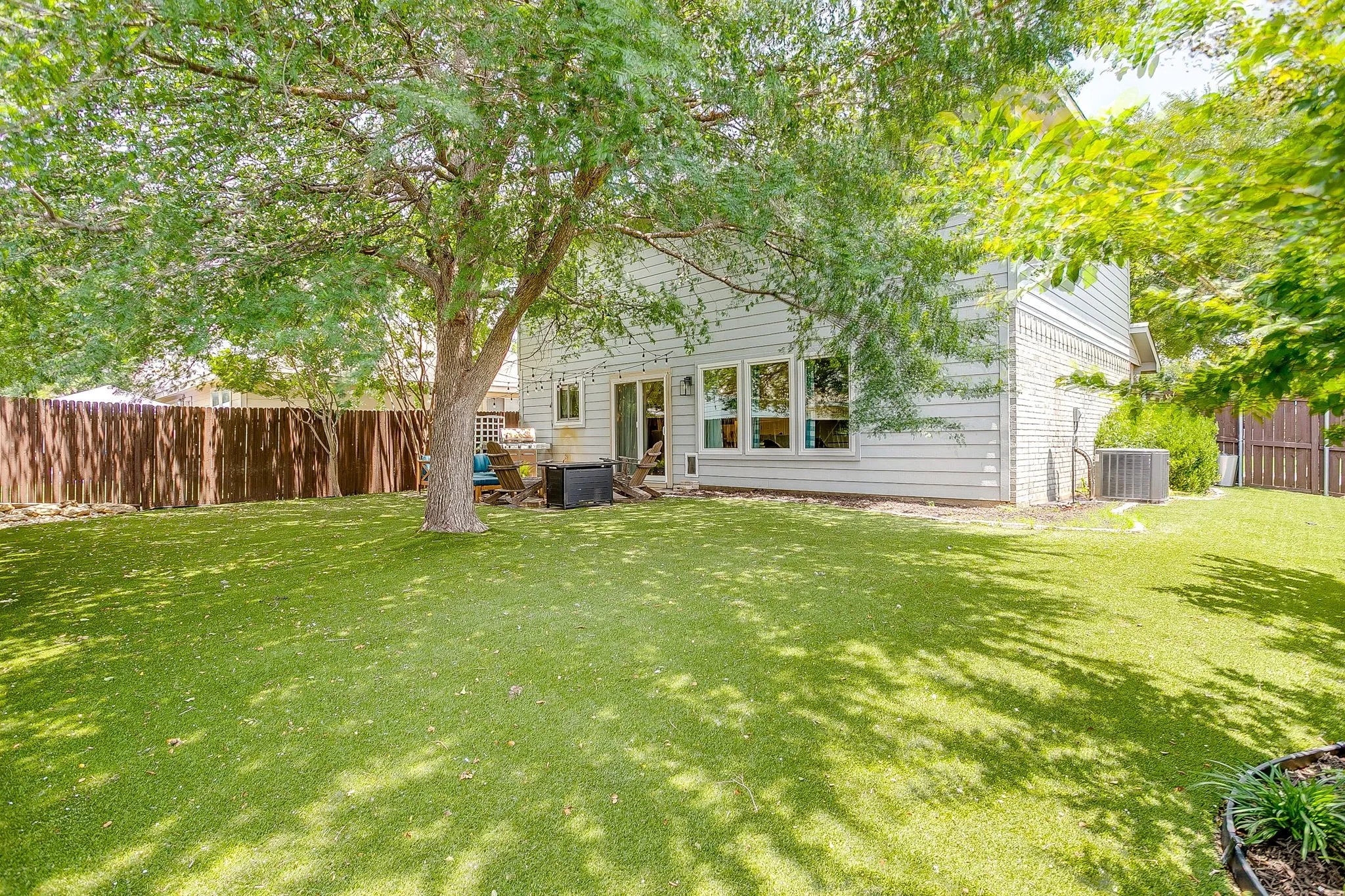 Single Family Residence For Sale in Denton County , 2201 Northway, Denton, Texas 76207, 3 Bedroom, 3 Bathroom, 2 Garage spaces, 1,585 Sqft, built in 2001, mls#21398784, Real Estate Agent in Denton, Homes For Sale in Denton county, Homes For Sale in Denton, Realtor in Denton Texas, Real Estate Brokerage Independent Realty Texas, Luminita Cordes Realtor
