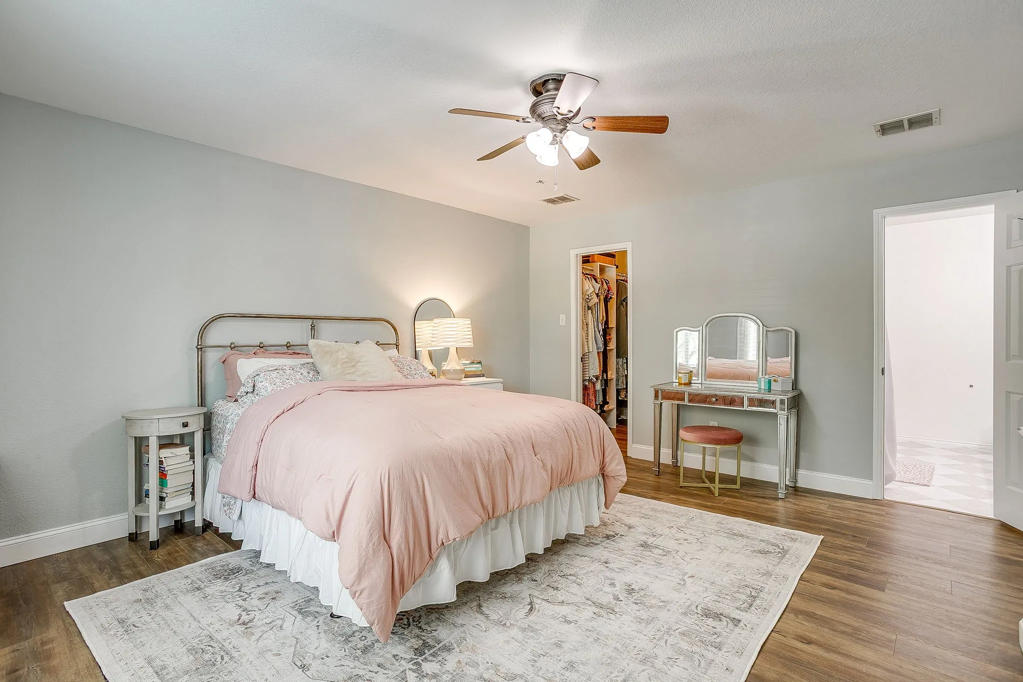 Single Family Residence For Sale in Denton County , 2201 Northway, Denton, Texas 76207, 3 Bedroom, 3 Bathroom, 2 Garage spaces, 1,585 Sqft, built in 2001, mls#21398784, Real Estate Agent in Denton, Homes For Sale in Denton county, Homes For Sale in Denton, Realtor in Denton Texas, Real Estate Brokerage Independent Realty Texas, Luminita Cordes Realtor