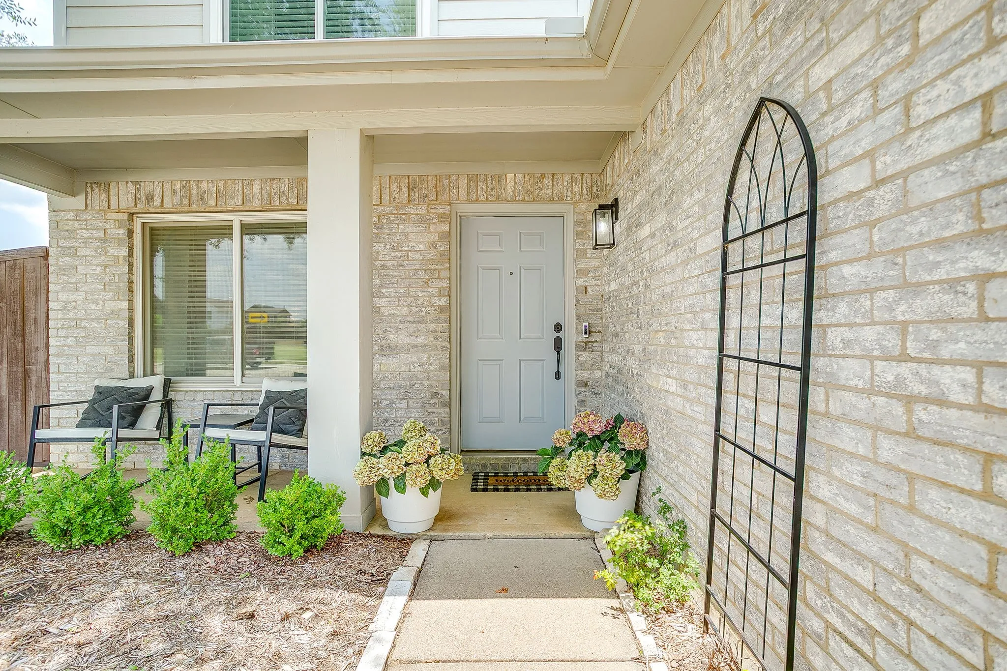 Single Family Residence For Sale in Denton County , 2201 Northway, Denton, Texas 76207, 3 Bedroom, 3 Bathroom, 2 Garage spaces, 1,585 Sqft, built in 2001, mls#21398784, Real Estate Agent in Denton, Homes For Sale in Denton county, Homes For Sale in Denton, Realtor in Denton Texas, Real Estate Brokerage Independent Realty Texas, Luminita Cordes Realtor