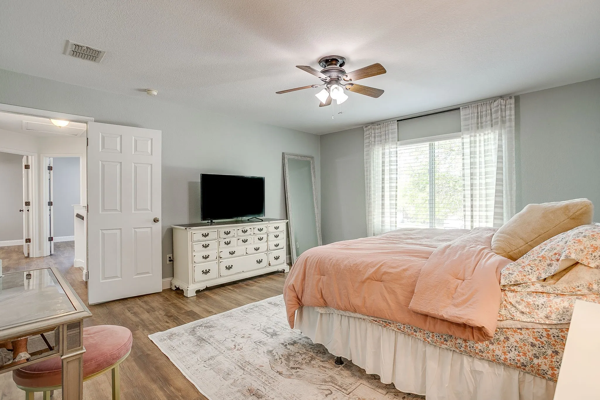 Single Family Residence For Sale in Denton County , 2201 Northway, Denton, Texas 76207, 3 Bedroom, 3 Bathroom, 2 Garage spaces, 1,585 Sqft, built in 2001, mls#21398784, Real Estate Agent in Denton, Homes For Sale in Denton county, Homes For Sale in Denton, Realtor in Denton Texas, Real Estate Brokerage Independent Realty Texas, Luminita Cordes Realtor