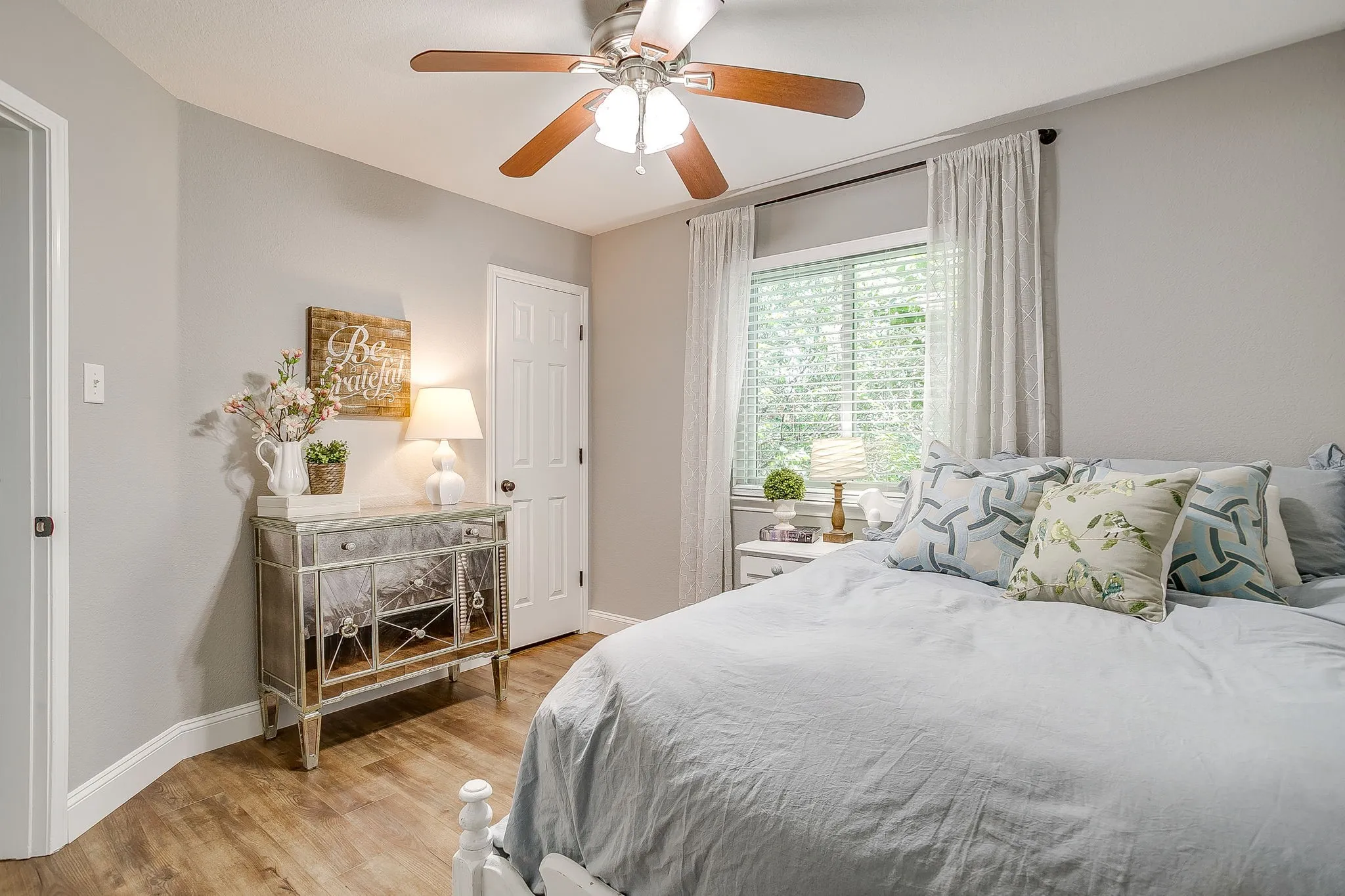 Single Family Residence For Sale in Denton County , 2201 Northway, Denton, Texas 76207, 3 Bedroom, 3 Bathroom, 2 Garage spaces, 1,585 Sqft, built in 2001, mls#21398784, Real Estate Agent in Denton, Homes For Sale in Denton county, Homes For Sale in Denton, Realtor in Denton Texas, Real Estate Brokerage Independent Realty Texas, Luminita Cordes Realtor