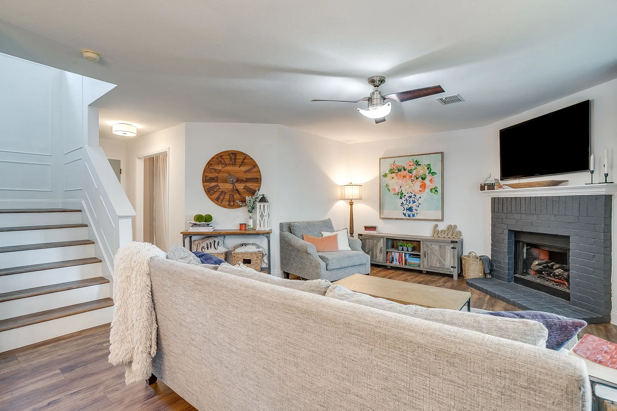 Single Family Residence For Sale in Denton County , 2201 Northway, Denton, Texas 76207, 3 Bedroom, 3 Bathroom, 2 Garage spaces, 1,585 Sqft, built in 2001, mls#21398784, Real Estate Agent in Denton, Homes For Sale in Denton county, Homes For Sale in Denton, Realtor in Denton Texas, Real Estate Brokerage Independent Realty Texas, Luminita Cordes Realtor