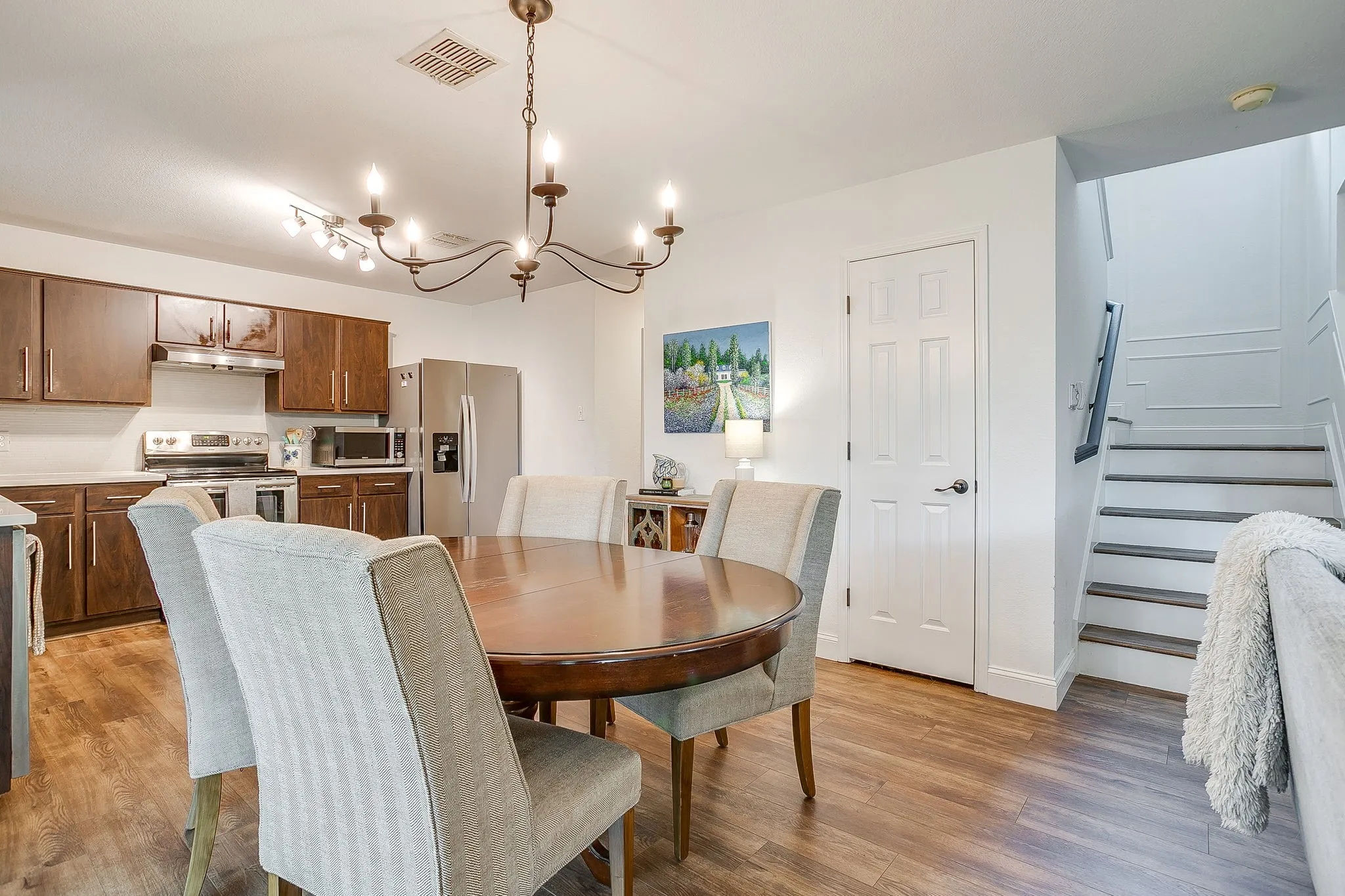 Single Family Residence For Sale in Denton County , 2201 Northway, Denton, Texas 76207, 3 Bedroom, 3 Bathroom, 2 Garage spaces, 1,585 Sqft, built in 2001, mls#21398784, Real Estate Agent in Denton, Homes For Sale in Denton county, Homes For Sale in Denton, Realtor in Denton Texas, Real Estate Brokerage Independent Realty Texas, Luminita Cordes Realtor