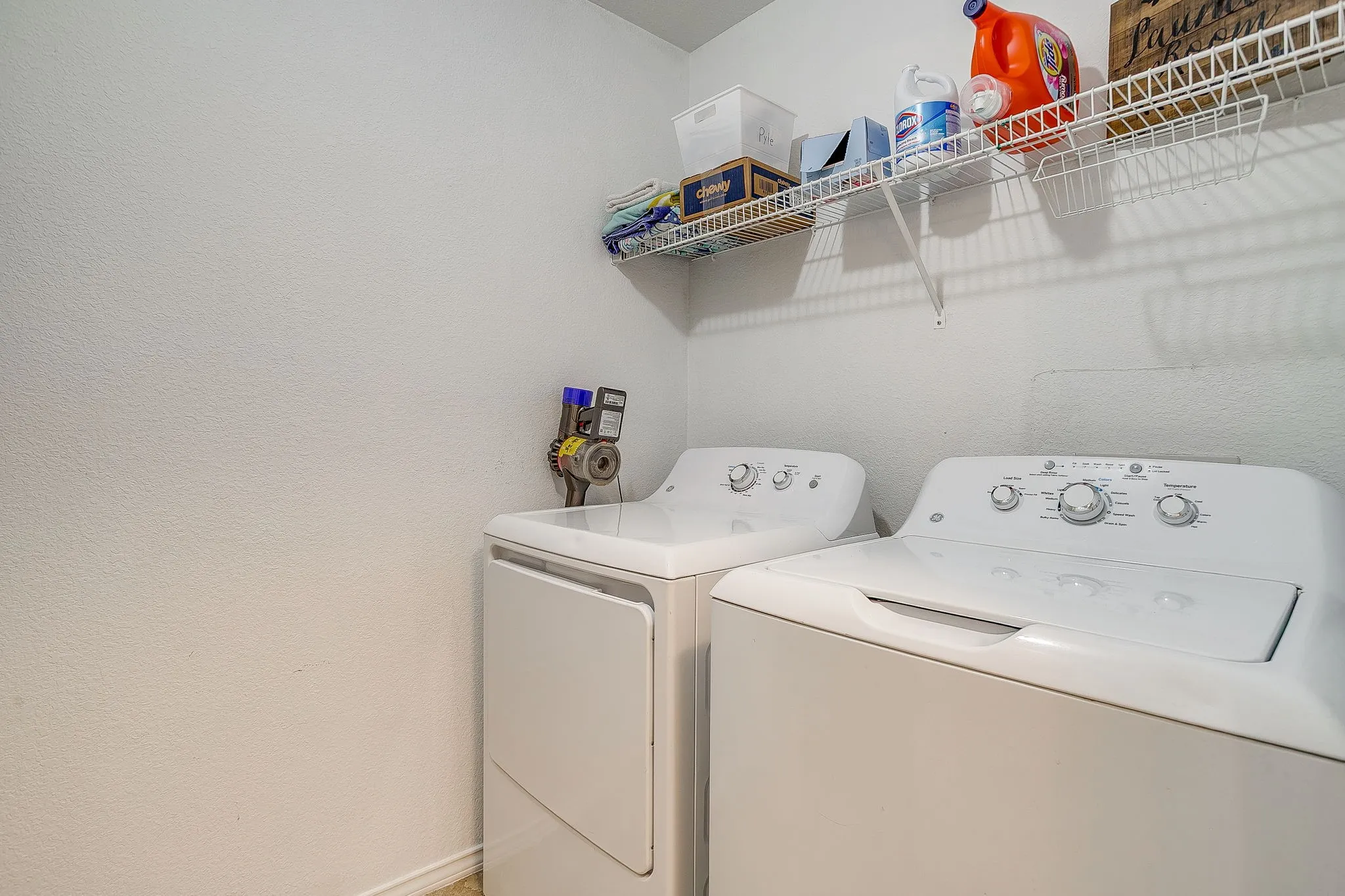 Single Family Residence For Sale in Denton County , 2201 Northway, Denton, Texas 76207, 3 Bedroom, 3 Bathroom, 2 Garage spaces, 1,585 Sqft, built in 2001, mls#21398784, Real Estate Agent in Denton, Homes For Sale in Denton county, Homes For Sale in Denton, Realtor in Denton Texas, Real Estate Brokerage Independent Realty Texas, Luminita Cordes Realtor