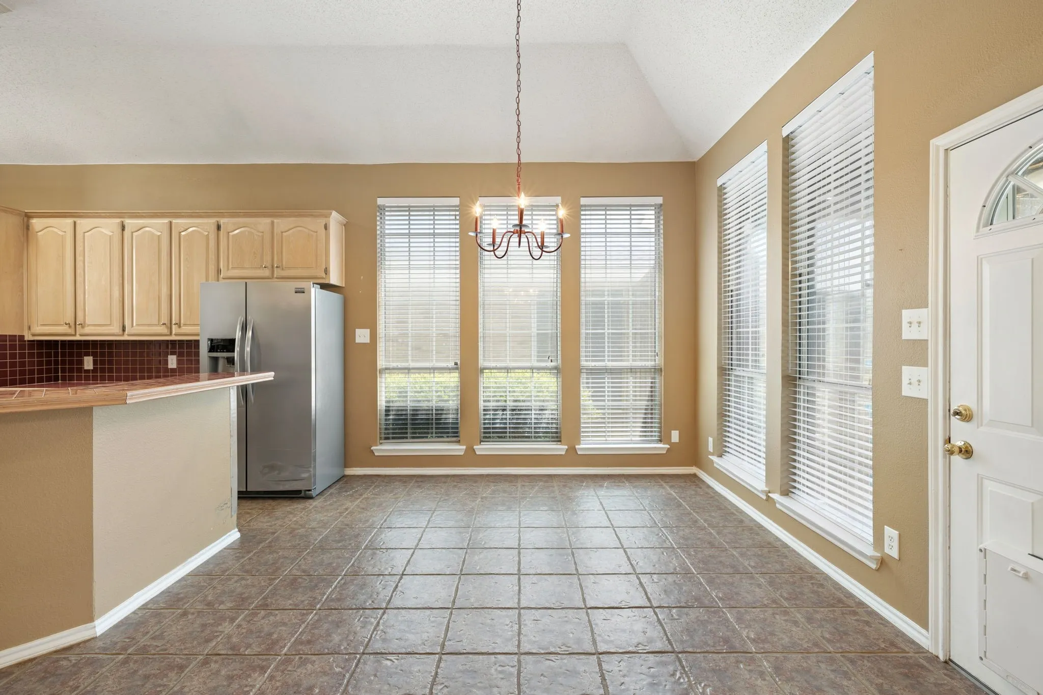 Single Family Residence For Sale in Rockwall County , 4609 Scenic Drive, Rowlett, Texas 75088, 4 Bedroom, 3 Bathroom, 2 Garage spaces, 3,001 Sqft, built in 1992, mls#21398822, Real Estate Agent in Rowlett, Homes For Sale in Rockwall county, Homes For Sale in Rowlett, Realtor in Rowlett Texas, Real Estate Brokerage Independent Realty Texas, Luminita Cordes Realtor