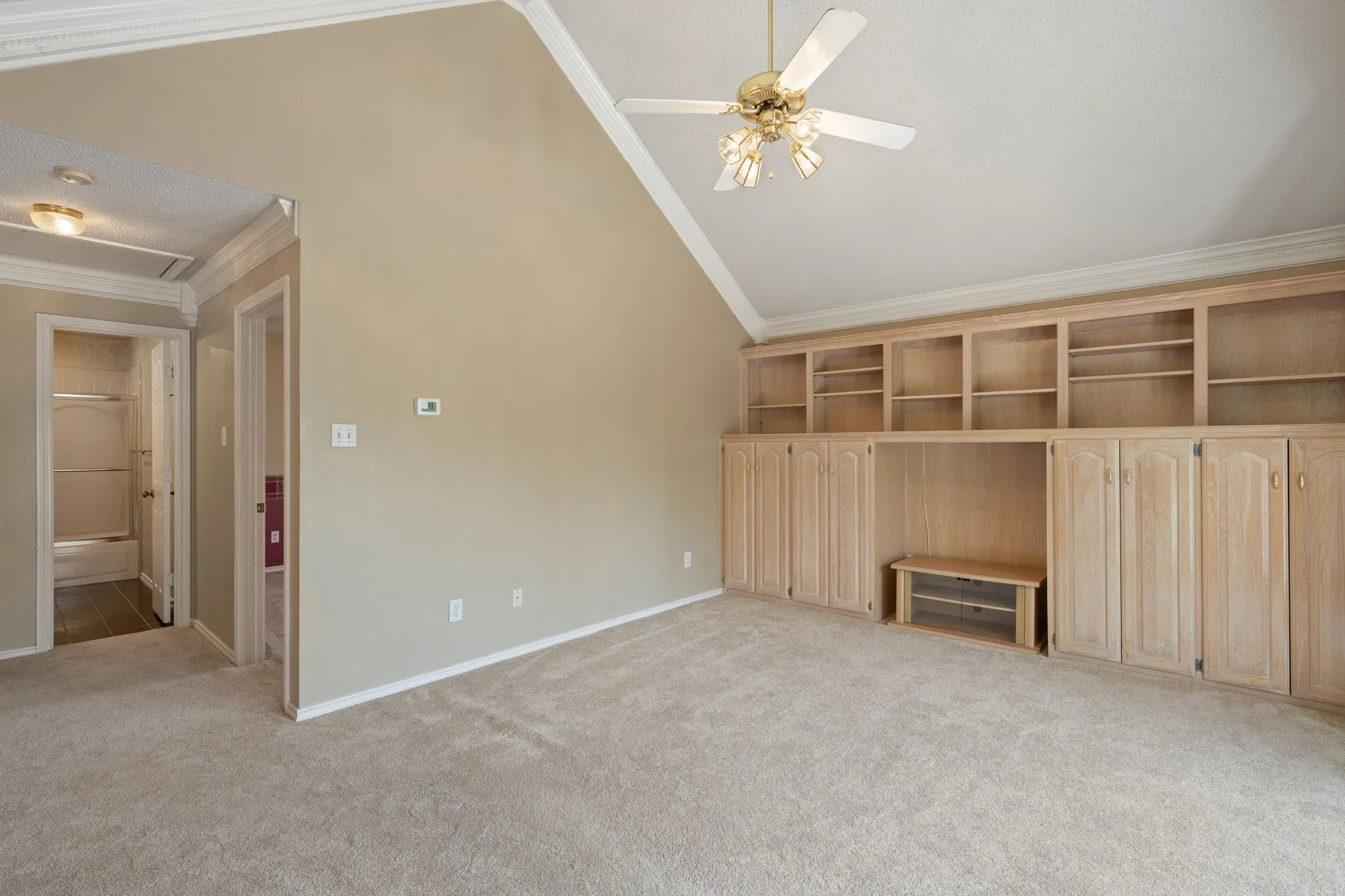 Single Family Residence For Sale in Rockwall County , 4609 Scenic Drive, Rowlett, Texas 75088, 4 Bedroom, 3 Bathroom, 2 Garage spaces, 3,001 Sqft, built in 1992, mls#21398822, Real Estate Agent in Rowlett, Homes For Sale in Rockwall county, Homes For Sale in Rowlett, Realtor in Rowlett Texas, Real Estate Brokerage Independent Realty Texas, Luminita Cordes Realtor