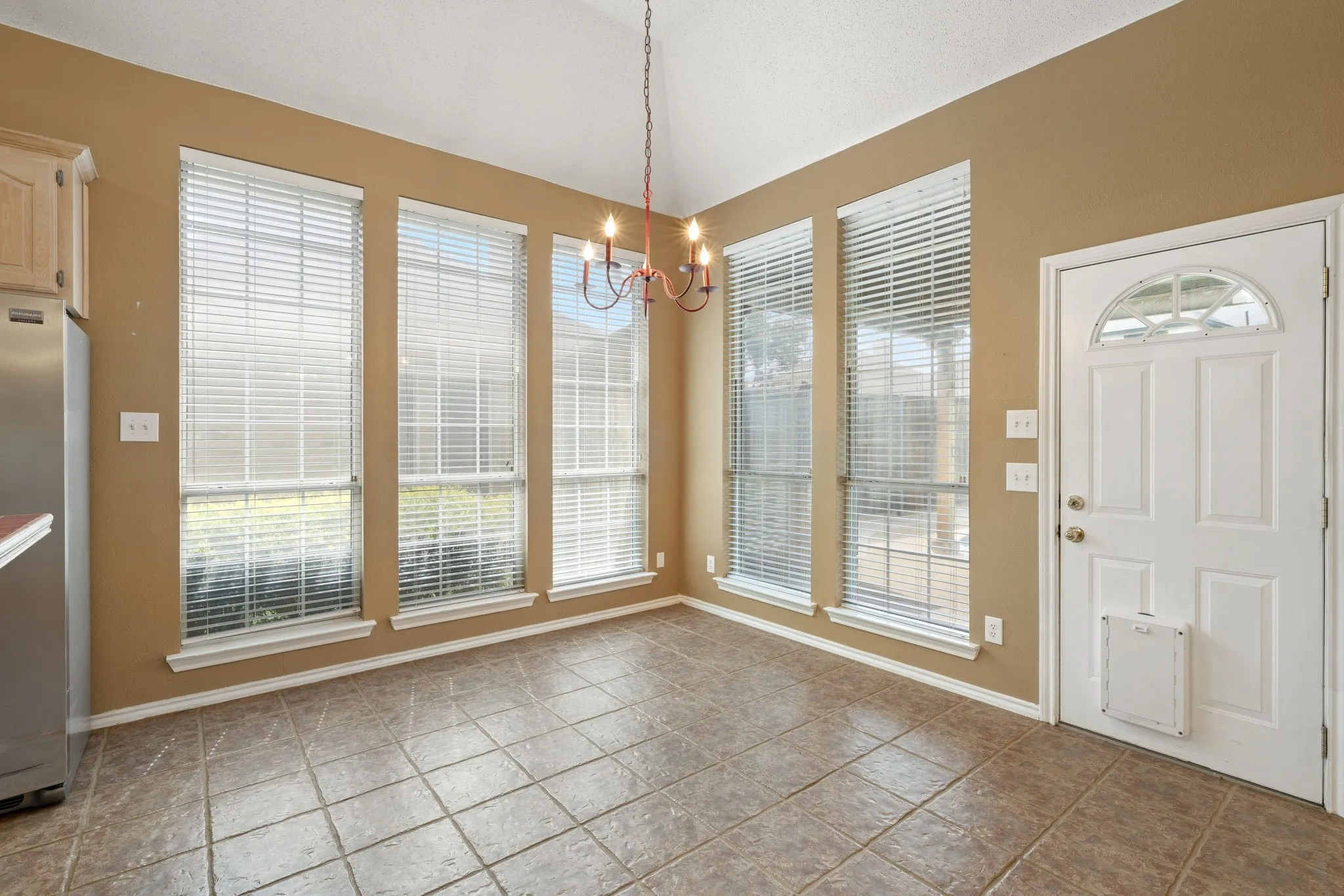 Single Family Residence For Sale in Rockwall County , 4609 Scenic Drive, Rowlett, Texas 75088, 4 Bedroom, 3 Bathroom, 2 Garage spaces, 3,001 Sqft, built in 1992, mls#21398822, Real Estate Agent in Rowlett, Homes For Sale in Rockwall county, Homes For Sale in Rowlett, Realtor in Rowlett Texas, Real Estate Brokerage Independent Realty Texas, Luminita Cordes Realtor