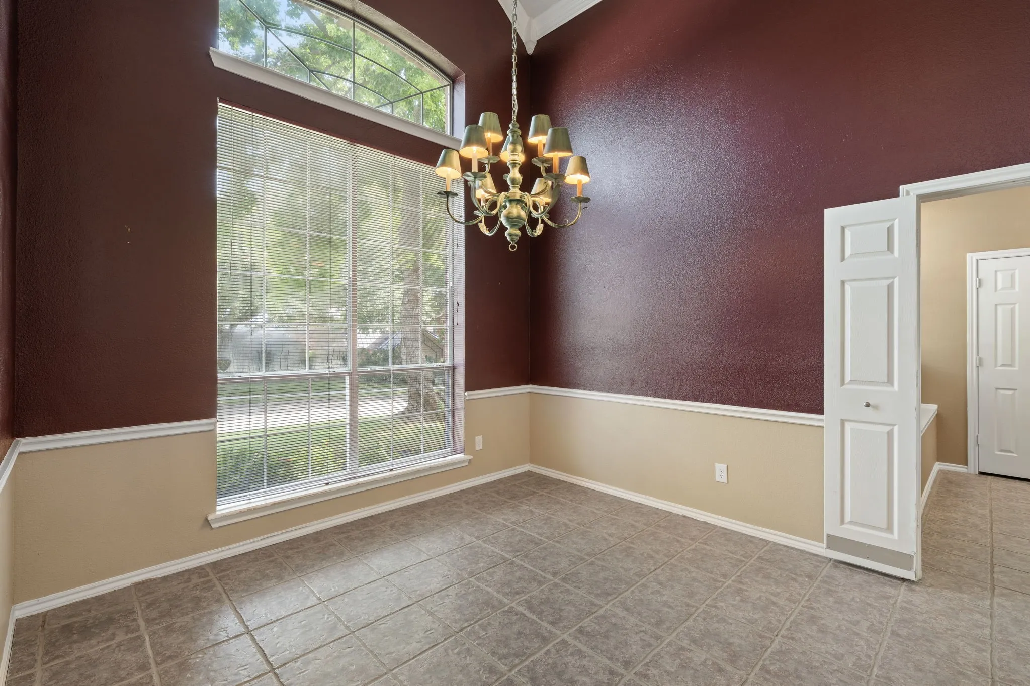 Single Family Residence For Sale in Rockwall County , 4609 Scenic Drive, Rowlett, Texas 75088, 4 Bedroom, 3 Bathroom, 2 Garage spaces, 3,001 Sqft, built in 1992, mls#21398822, Real Estate Agent in Rowlett, Homes For Sale in Rockwall county, Homes For Sale in Rowlett, Realtor in Rowlett Texas, Real Estate Brokerage Independent Realty Texas, Luminita Cordes Realtor