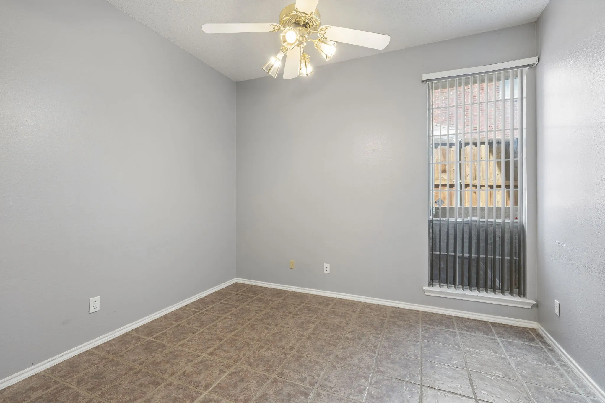 Single Family Residence For Sale in Rockwall County , 4609 Scenic Drive, Rowlett, Texas 75088, 4 Bedroom, 3 Bathroom, 2 Garage spaces, 3,001 Sqft, built in 1992, mls#21398822, Real Estate Agent in Rowlett, Homes For Sale in Rockwall county, Homes For Sale in Rowlett, Realtor in Rowlett Texas, Real Estate Brokerage Independent Realty Texas, Luminita Cordes Realtor