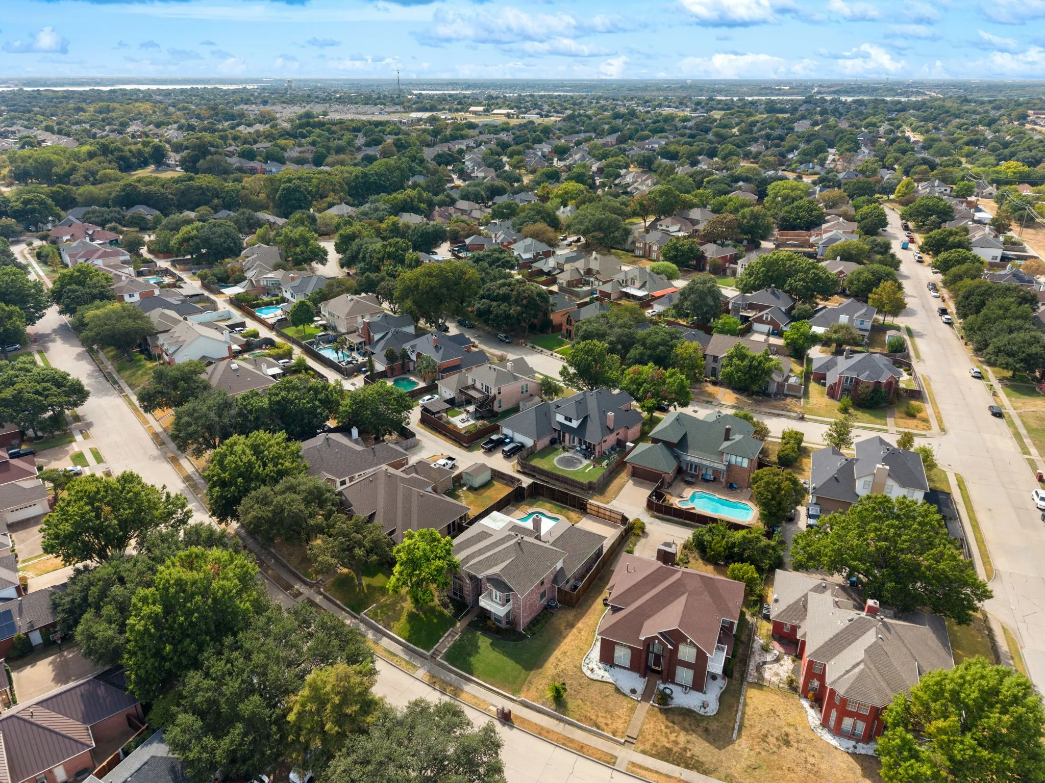 Single Family Residence For Sale in Rockwall County , 4609 Scenic Drive, Rowlett, Texas 75088, 4 Bedroom, 3 Bathroom, 2 Garage spaces, 3,001 Sqft, built in 1992, mls#21398822, Real Estate Agent in Rowlett, Homes For Sale in Rockwall county, Homes For Sale in Rowlett, Realtor in Rowlett Texas, Real Estate Brokerage Independent Realty Texas, Luminita Cordes Realtor