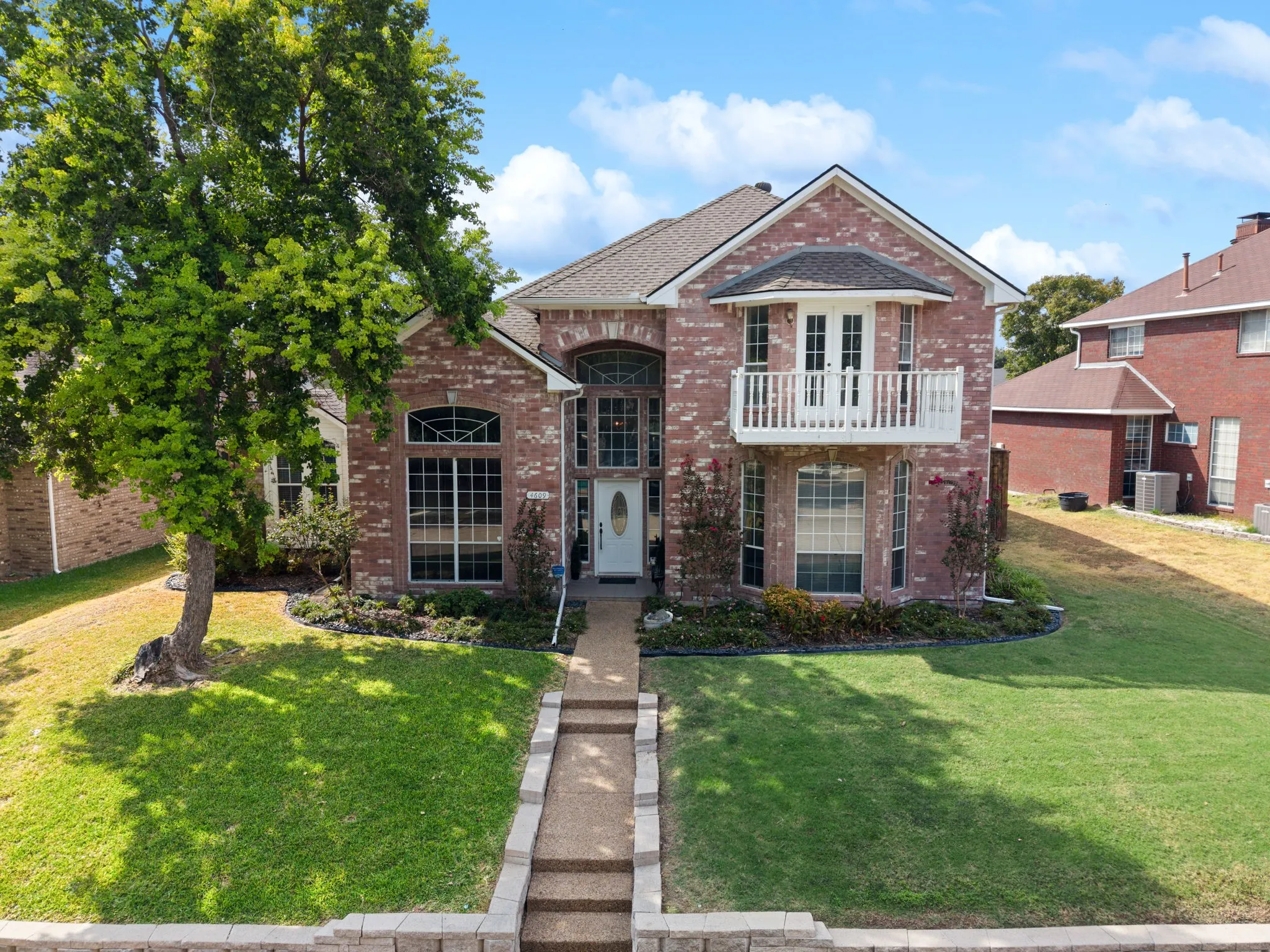 Single Family Residence For Sale in Rockwall County , 4609 Scenic Drive, Rowlett, Texas 75088, 4 Bedroom, 3 Bathroom, 2 Garage spaces, 3,001 Sqft, built in 1992, mls#21398822, Real Estate Agent in Rowlett, Homes For Sale in Rockwall county, Homes For Sale in Rowlett, Realtor in Rowlett Texas, Real Estate Brokerage Independent Realty Texas, Luminita Cordes Realtor