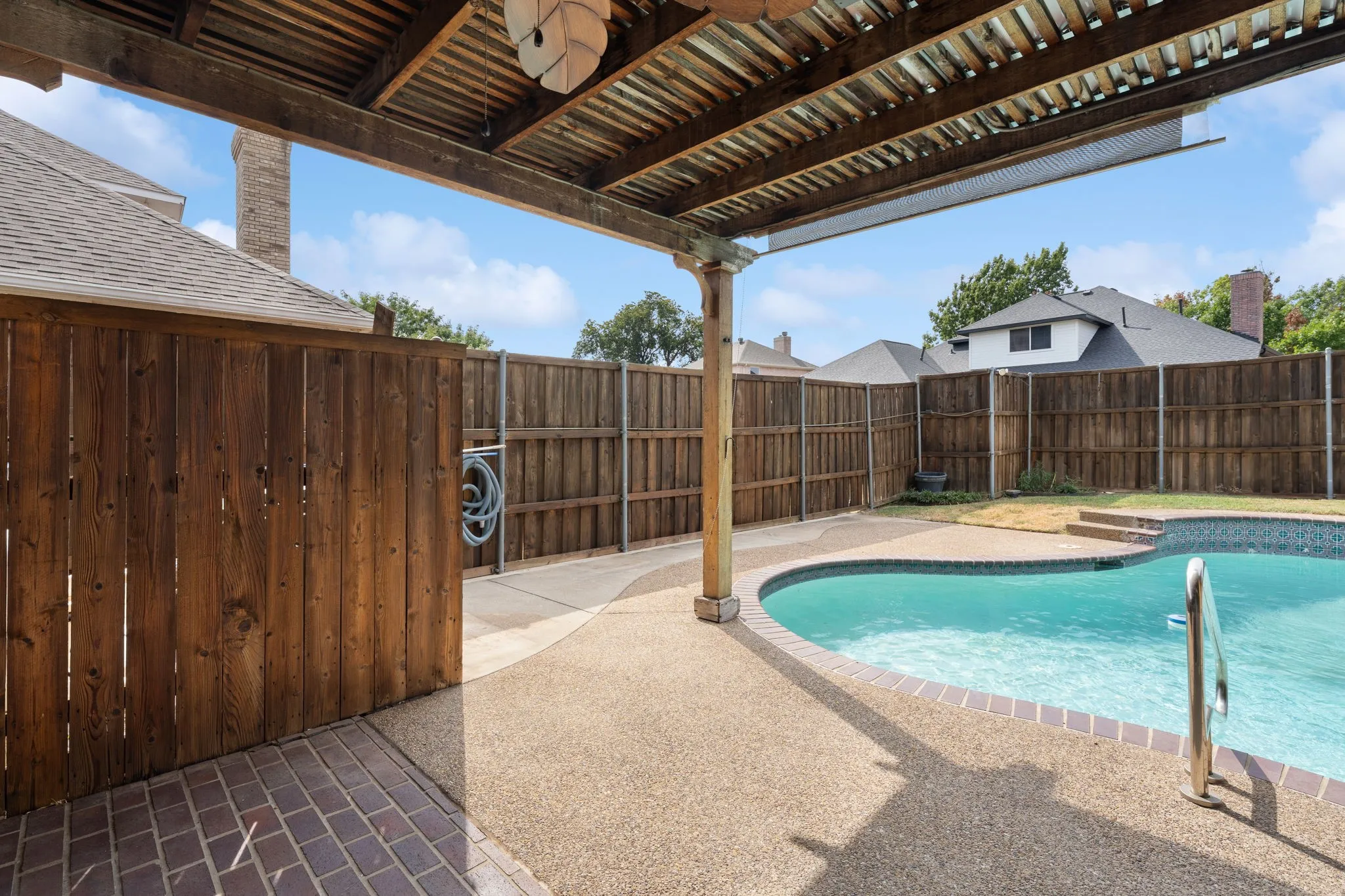 Single Family Residence For Sale in Rockwall County , 4609 Scenic Drive, Rowlett, Texas 75088, 4 Bedroom, 3 Bathroom, 2 Garage spaces, 3,001 Sqft, built in 1992, mls#21398822, Real Estate Agent in Rowlett, Homes For Sale in Rockwall county, Homes For Sale in Rowlett, Realtor in Rowlett Texas, Real Estate Brokerage Independent Realty Texas, Luminita Cordes Realtor