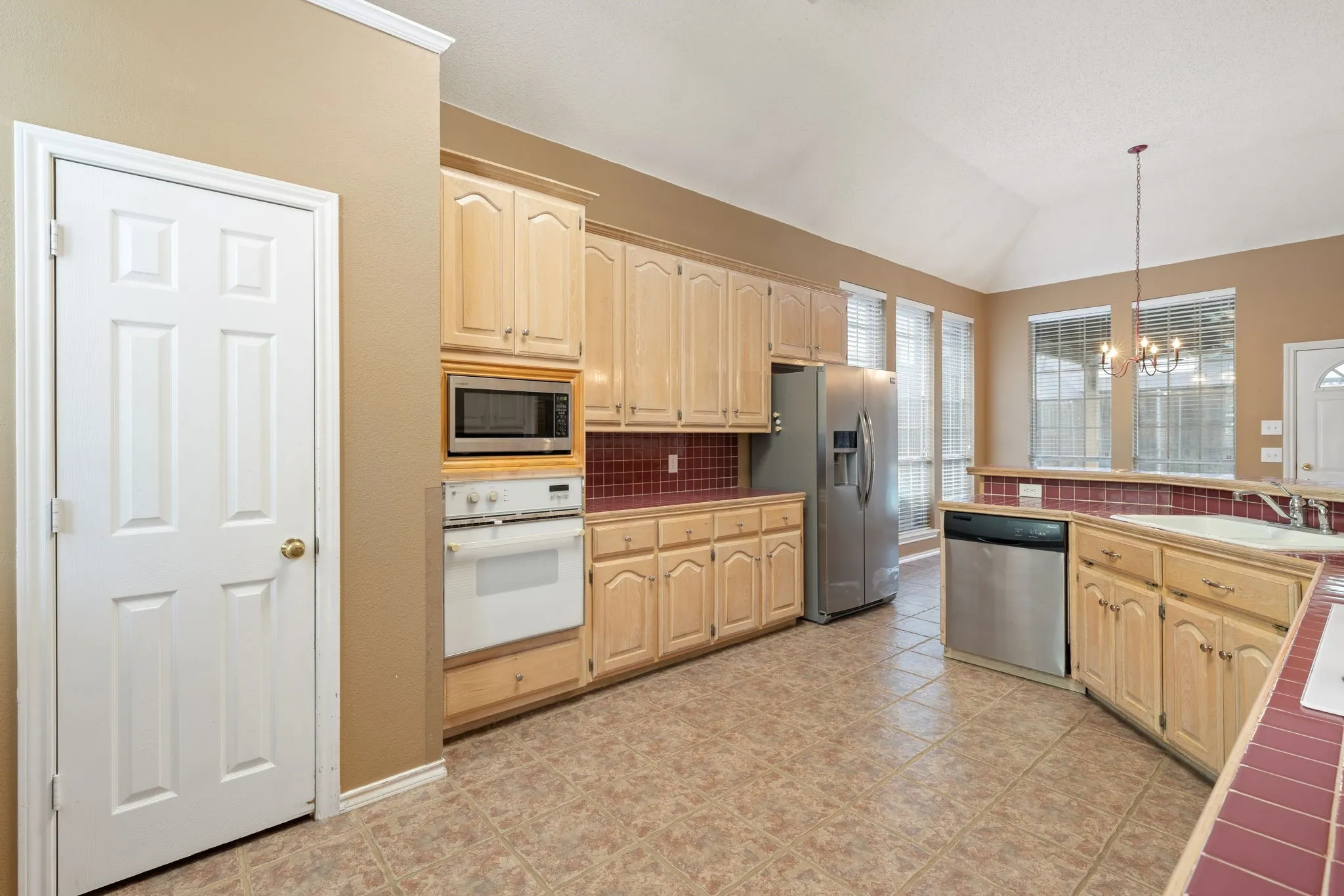 Single Family Residence For Sale in Rockwall County , 4609 Scenic Drive, Rowlett, Texas 75088, 4 Bedroom, 3 Bathroom, 2 Garage spaces, 3,001 Sqft, built in 1992, mls#21398822, Real Estate Agent in Rowlett, Homes For Sale in Rockwall county, Homes For Sale in Rowlett, Realtor in Rowlett Texas, Real Estate Brokerage Independent Realty Texas, Luminita Cordes Realtor