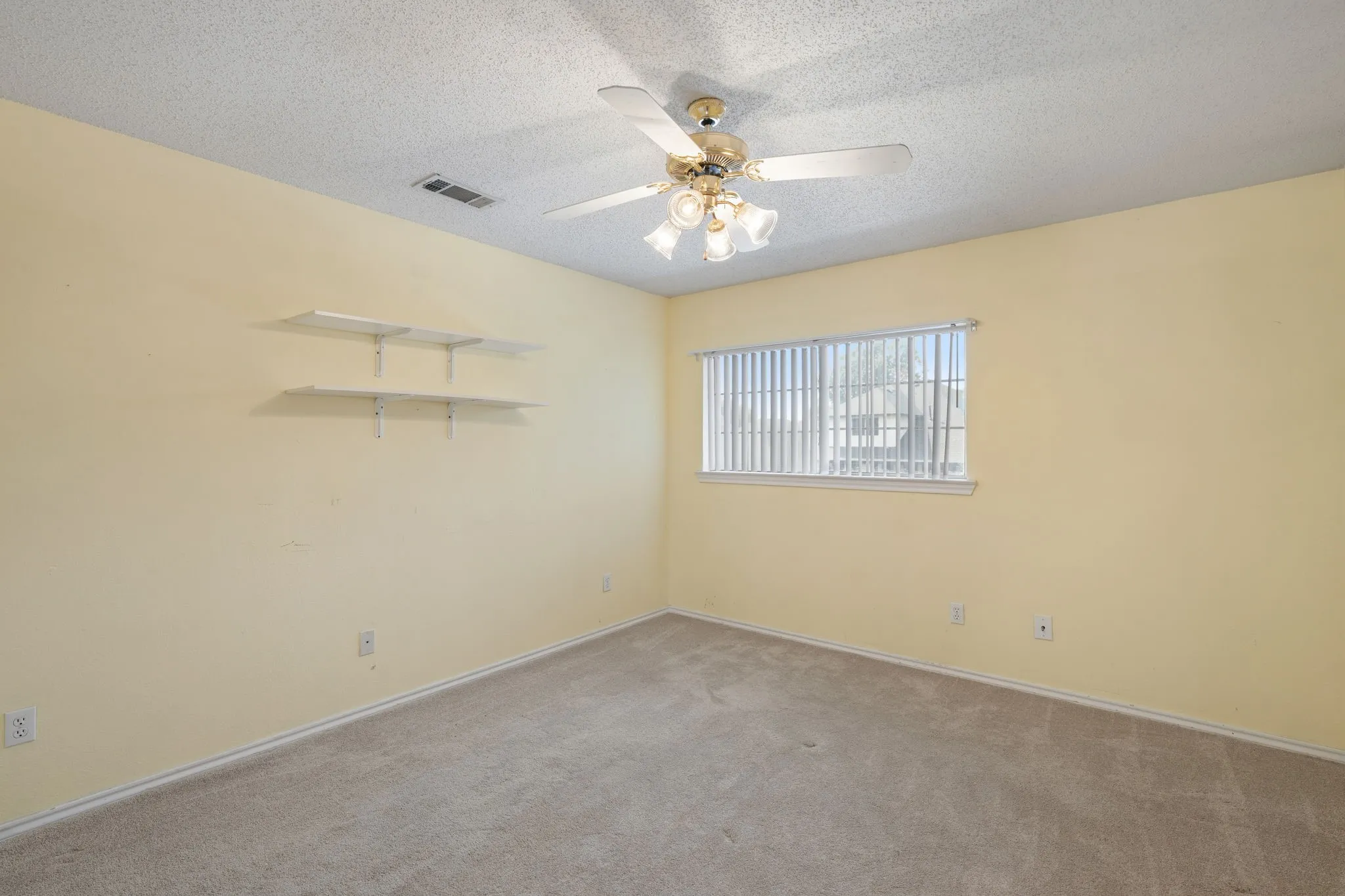 Single Family Residence For Sale in Rockwall County , 4609 Scenic Drive, Rowlett, Texas 75088, 4 Bedroom, 3 Bathroom, 2 Garage spaces, 3,001 Sqft, built in 1992, mls#21398822, Real Estate Agent in Rowlett, Homes For Sale in Rockwall county, Homes For Sale in Rowlett, Realtor in Rowlett Texas, Real Estate Brokerage Independent Realty Texas, Luminita Cordes Realtor