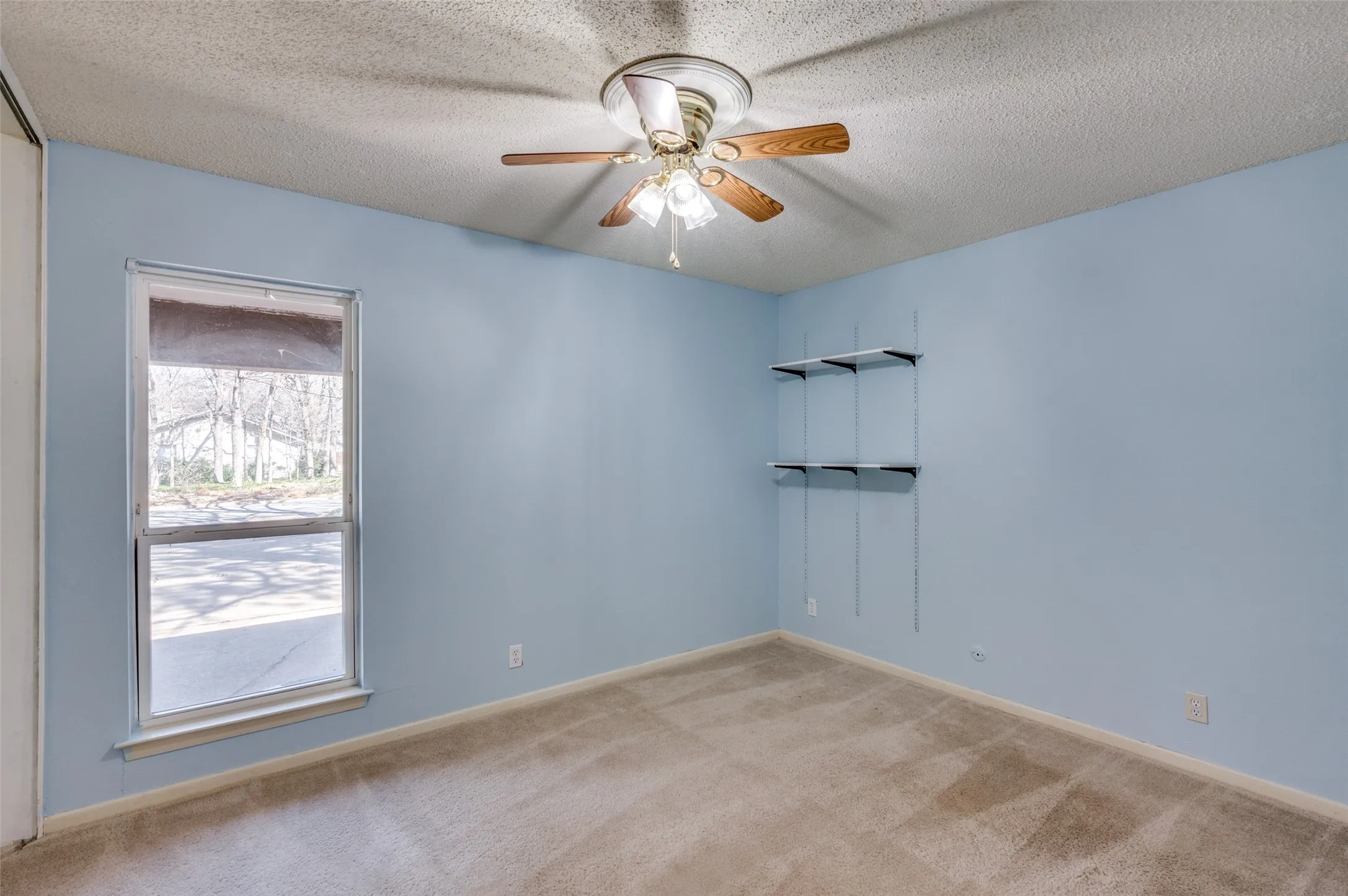 Single Family Residence For Rent in Tarrant County , 3406 Halifax Drive, Arlington, Texas 76013, 3 Bedroom, 2 Bathroom, Garage spaces, 1,696 Sqft, built in 1965, mls#21398826, Real Estate Agent in Arlington, Homes For Rent in Tarrant county, Homes For Rent in Arlington, Realtor in Arlington Texas, Real Estate Brokerage Independent Realty Texas, Luminita Cordes Realtor